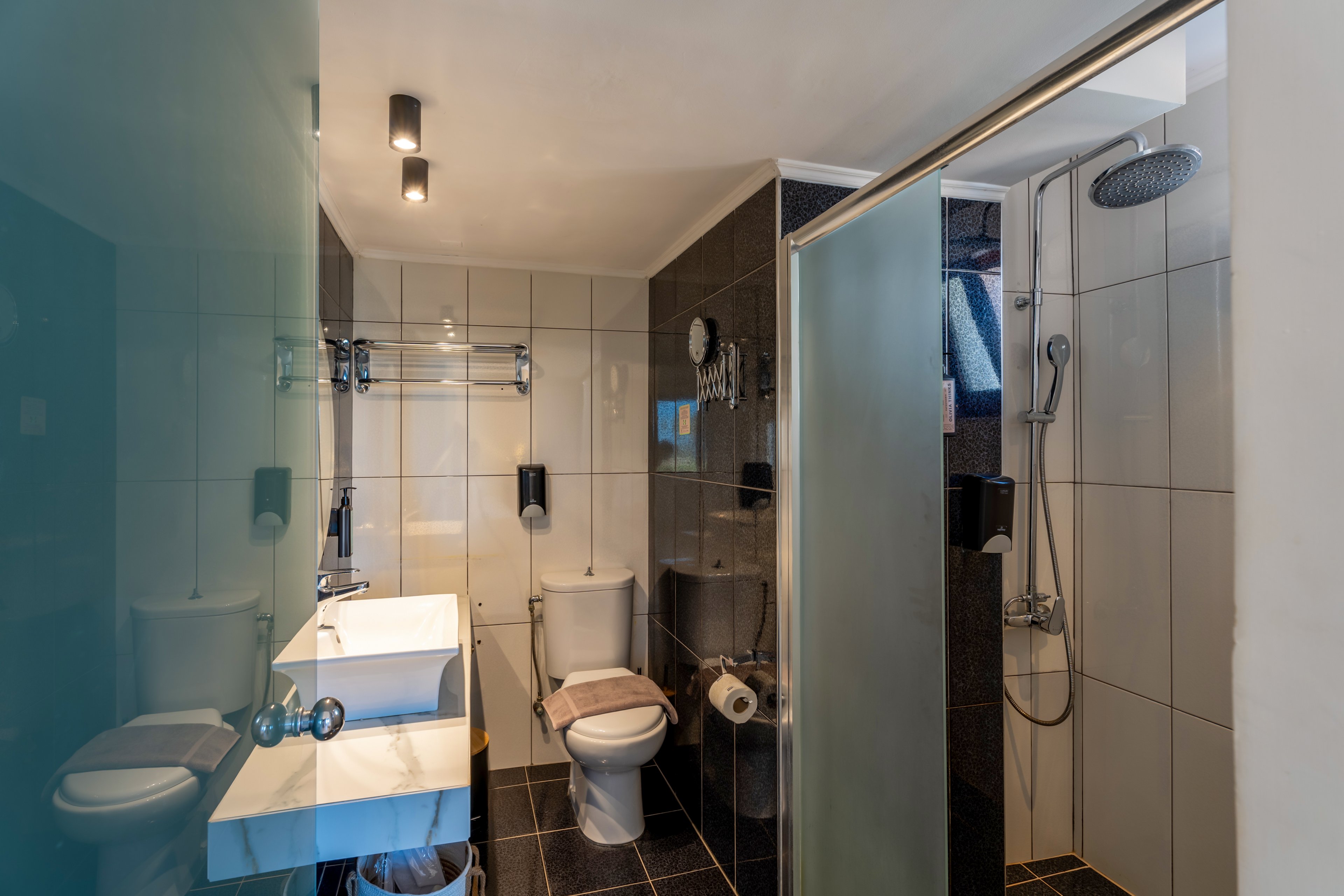 Georgia's Garden Hotel