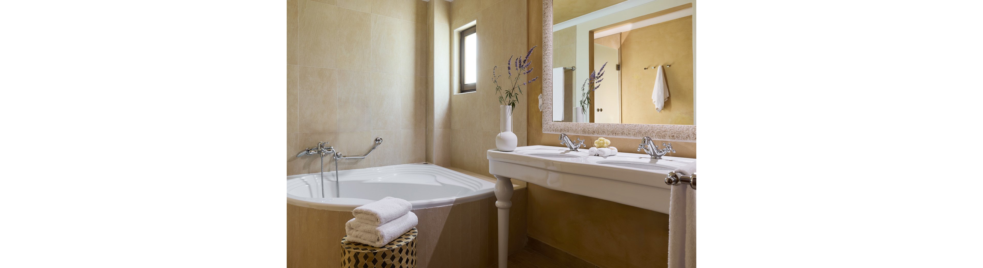 Aquila Rithymna Beach