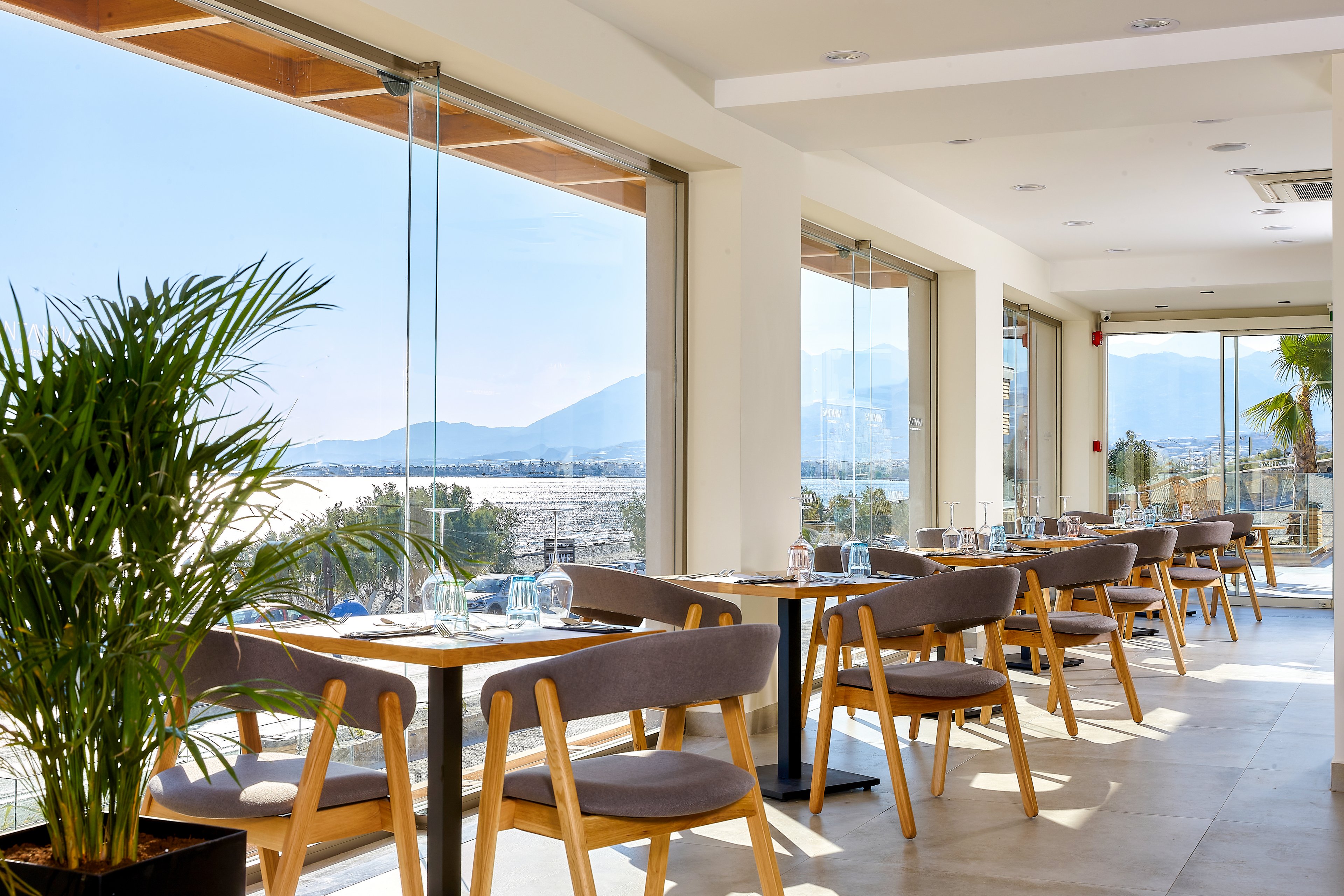 Enorme Santanna Beach