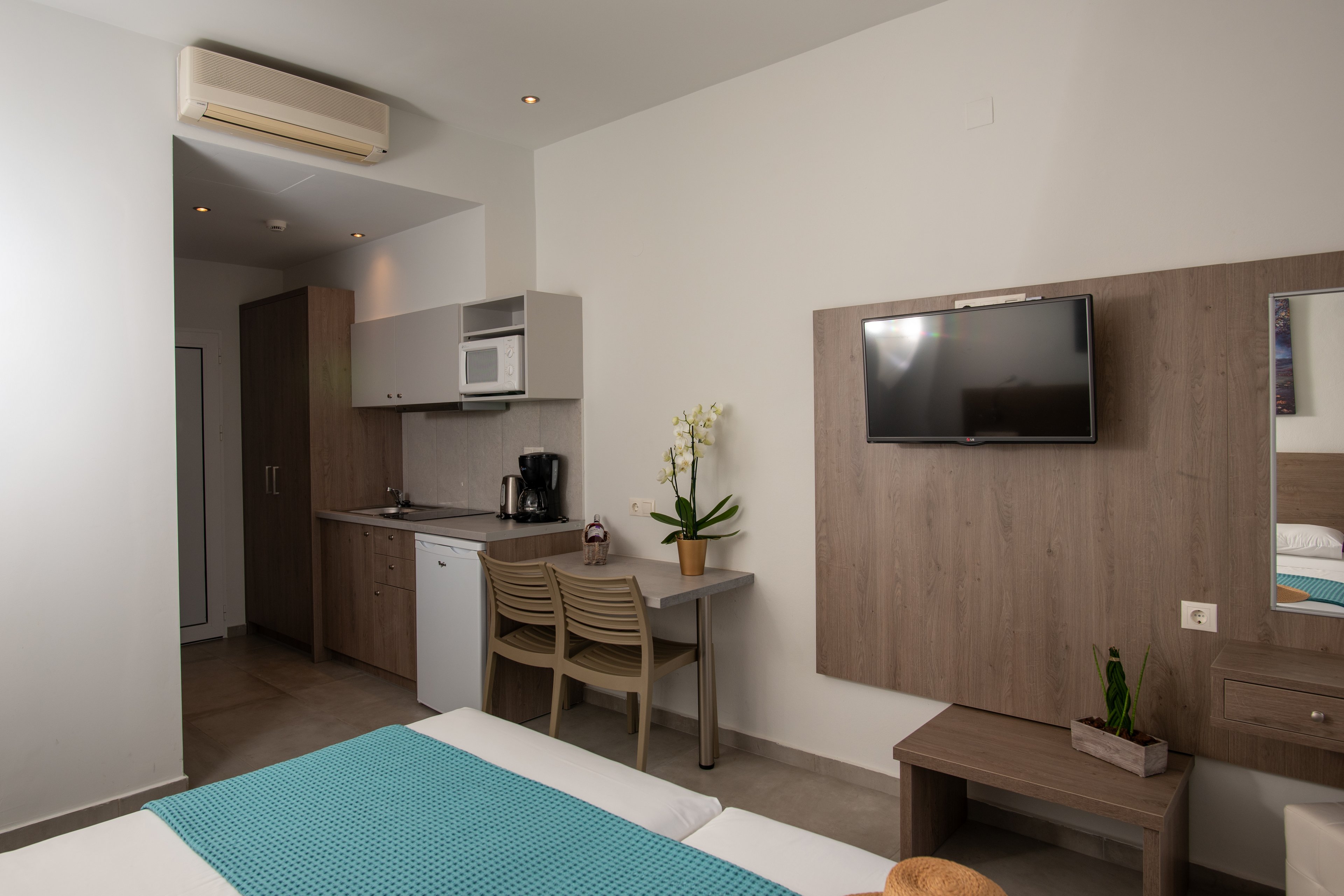 Blue Horizon Apartments