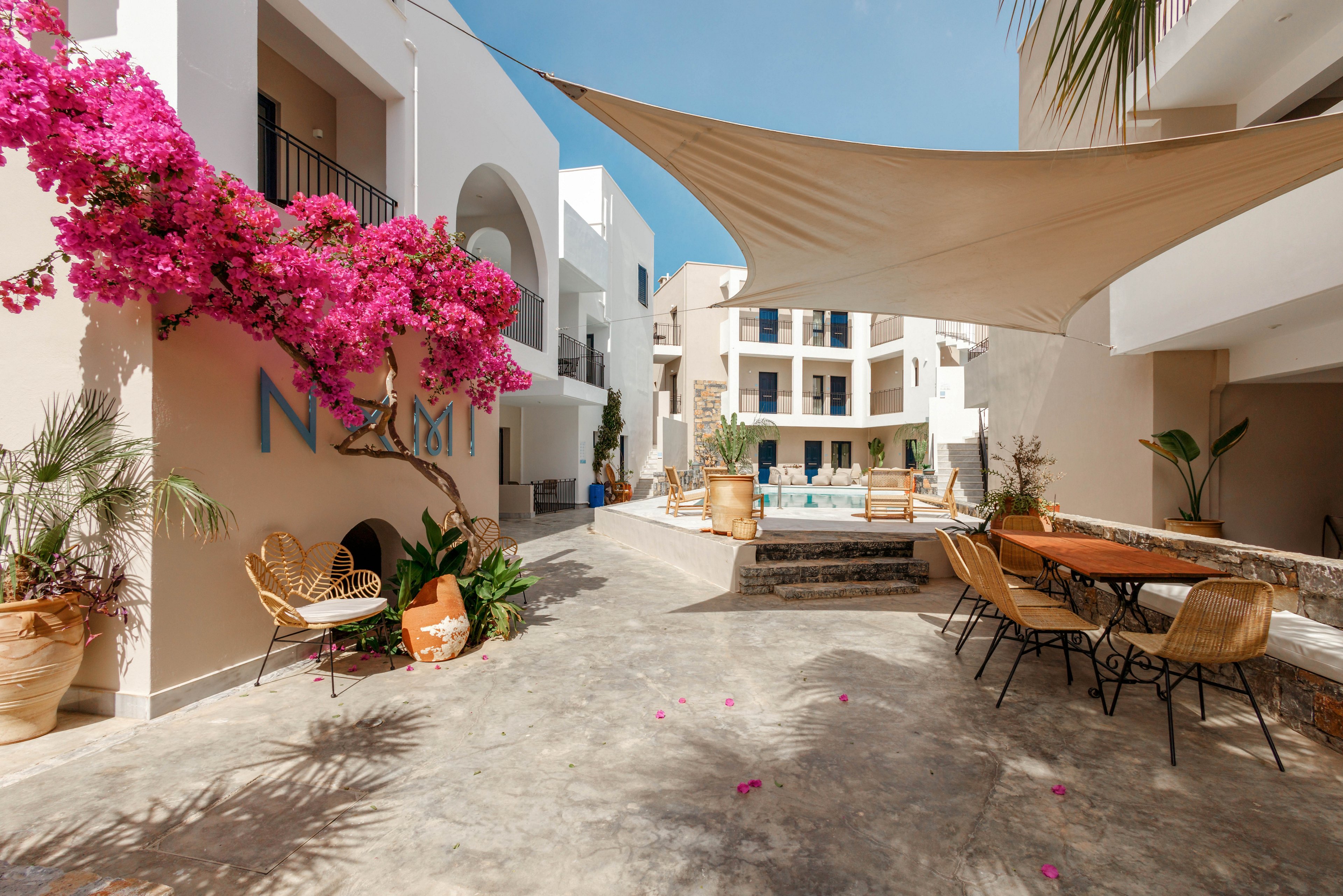 Nami Hotel & Suites