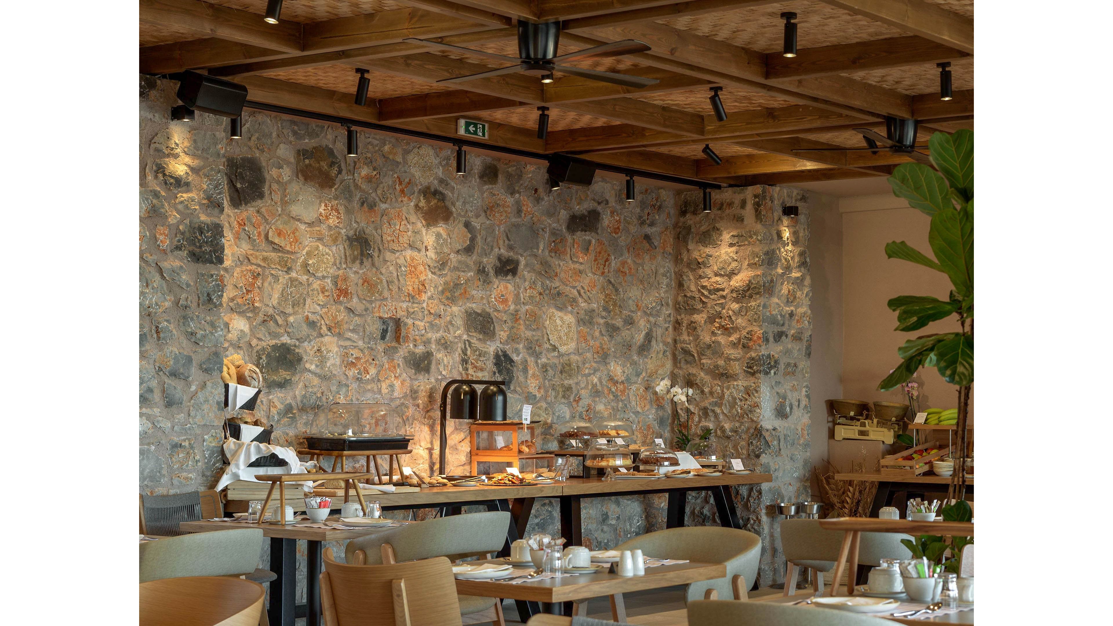 Paralos Venus Suites