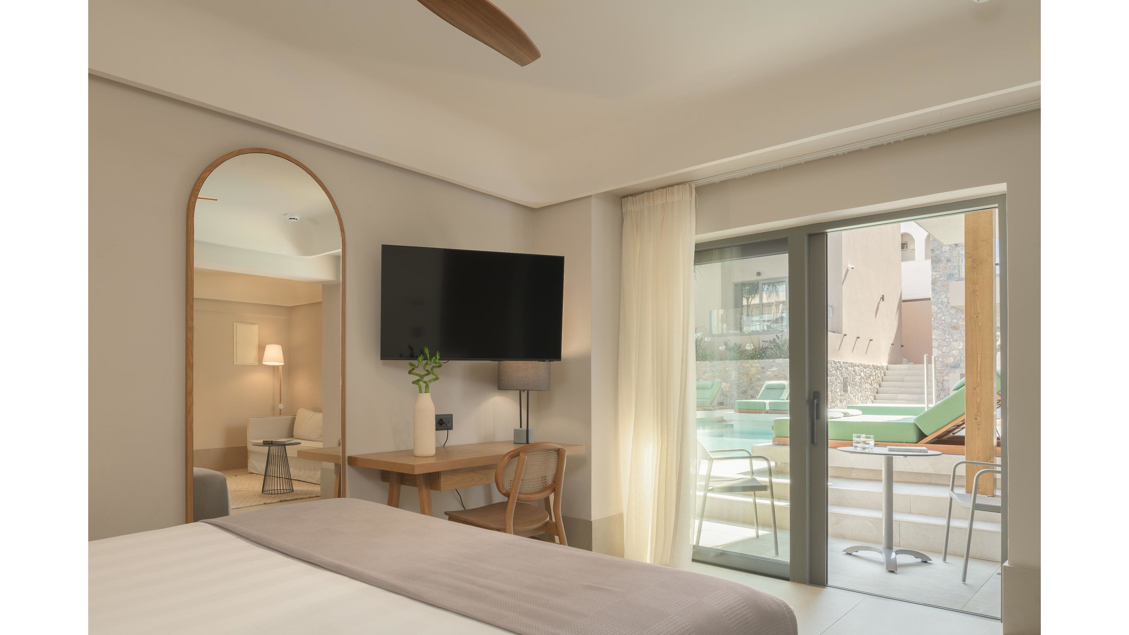 Paralos Venus Suites