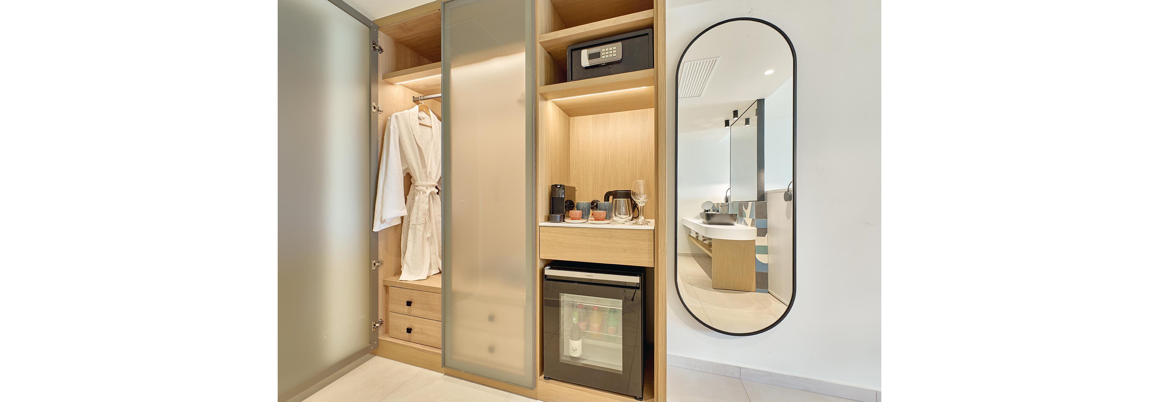 Paralos Kosta Alimia