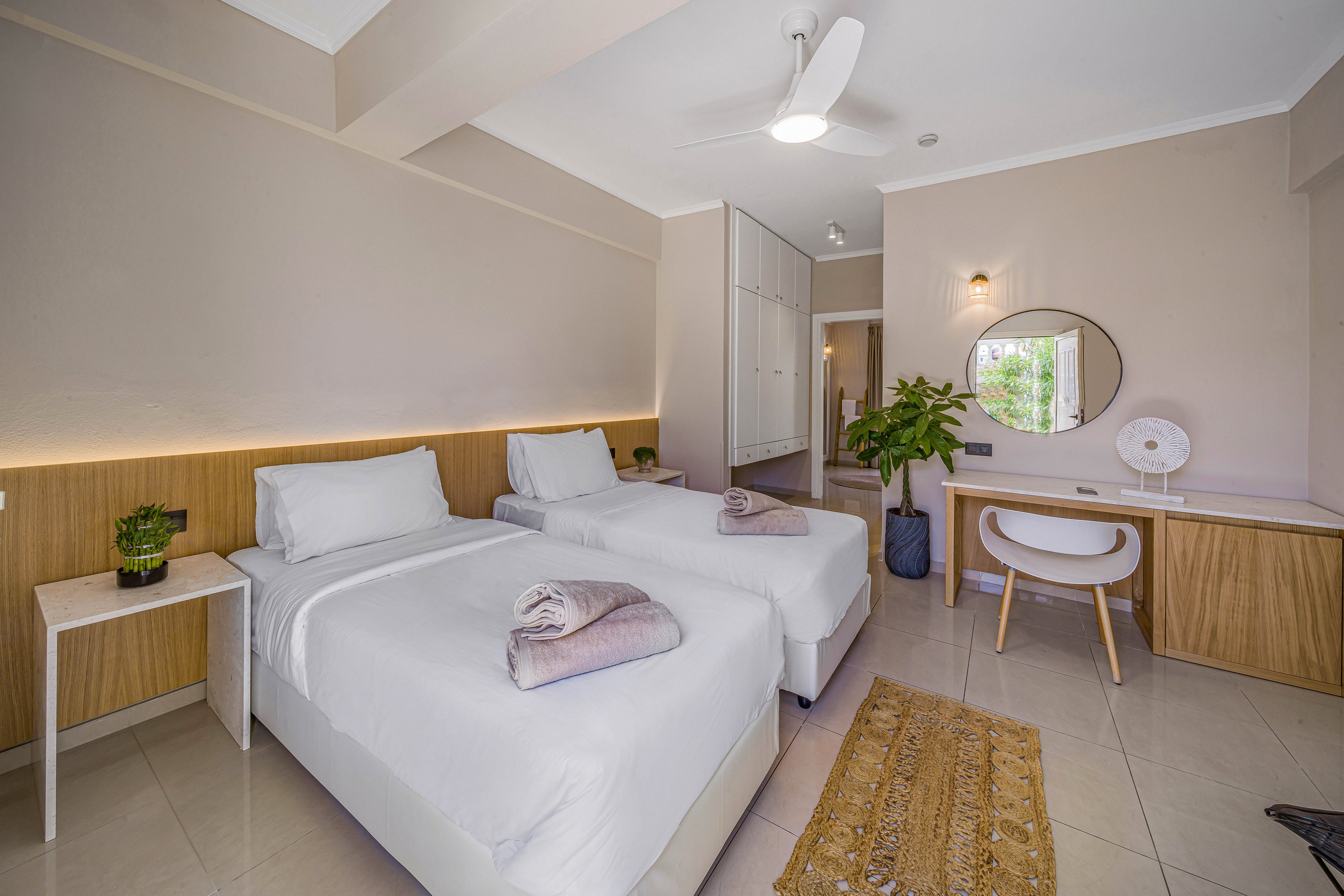 Notos Heights Hotel & Suites