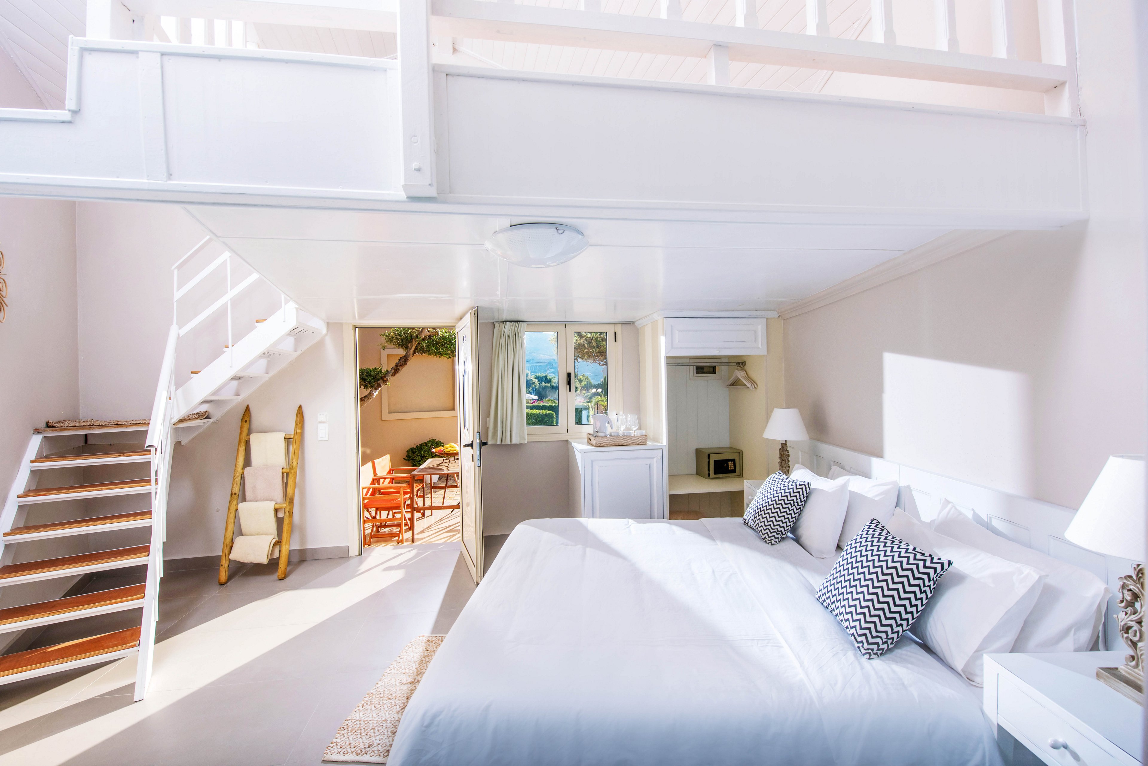 Notos Heights Hotel & Suites