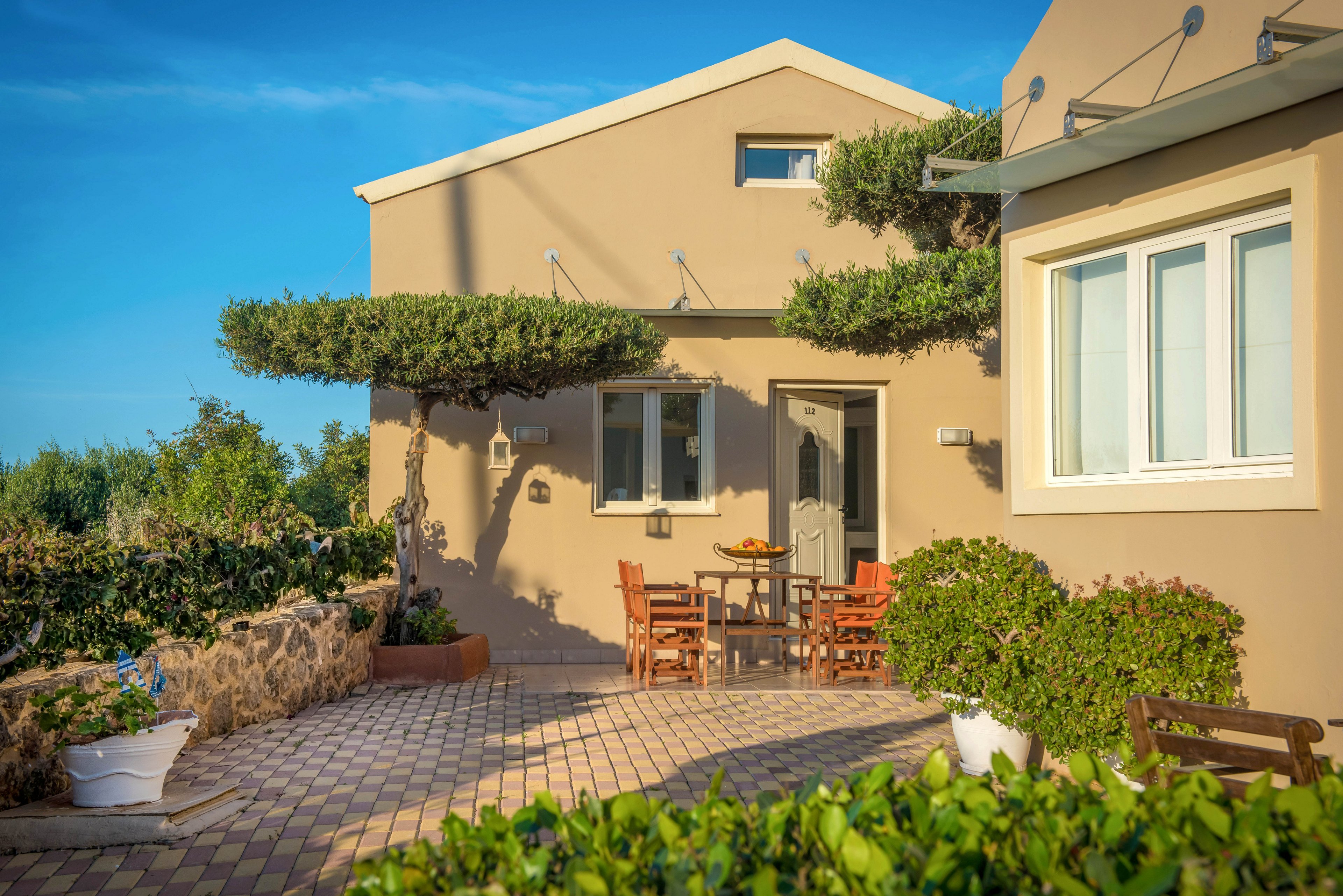 Notos Heights Hotel & Suites