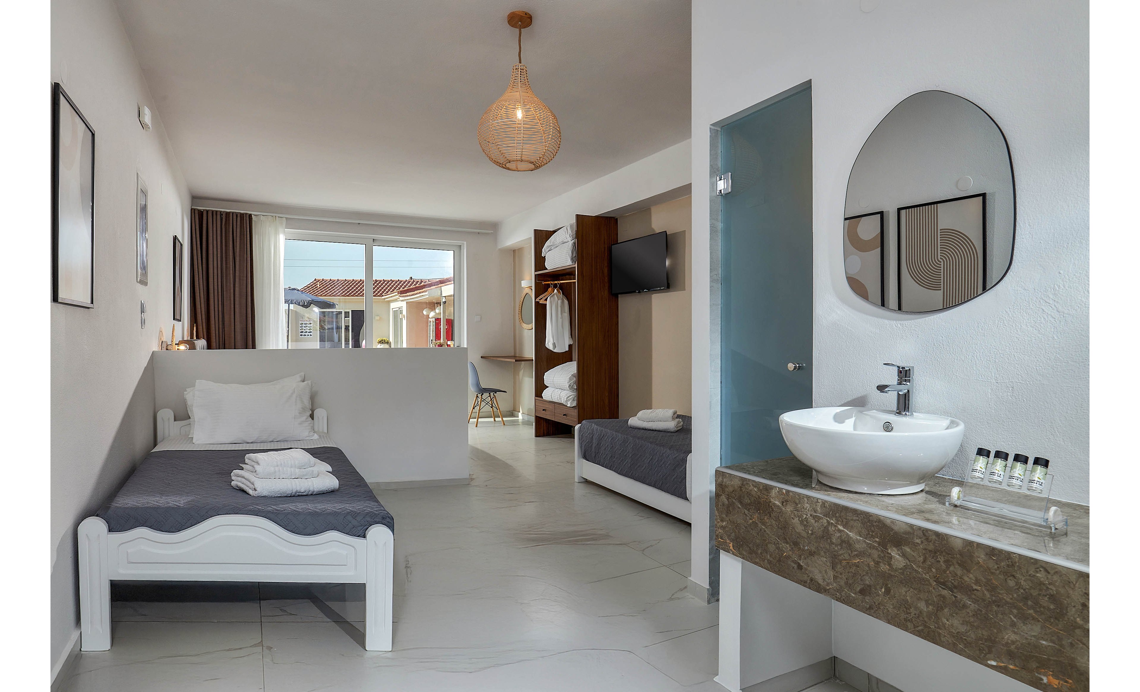 Mila Malia Suites