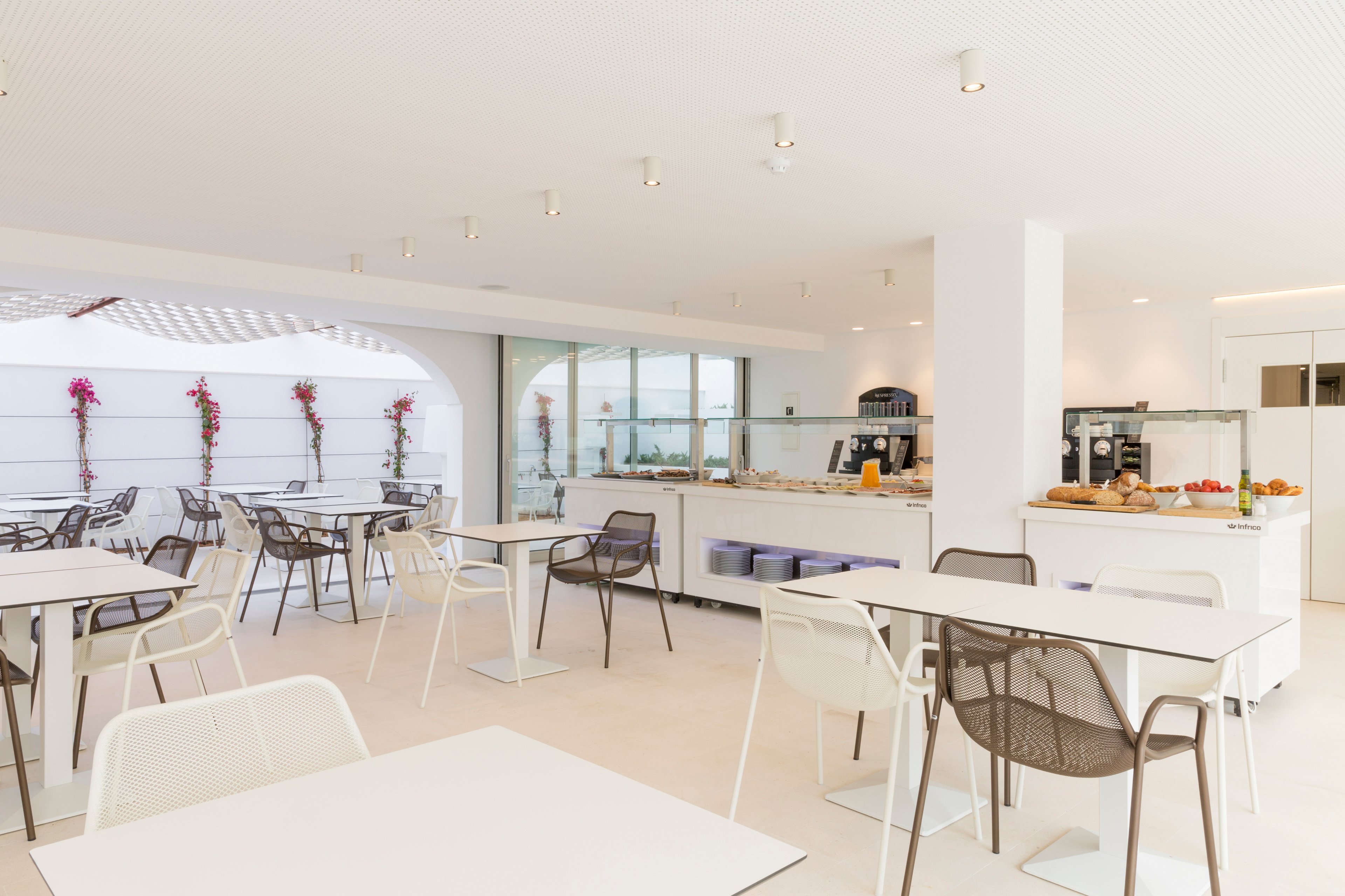 Ebano Hotel Apartments & Spa