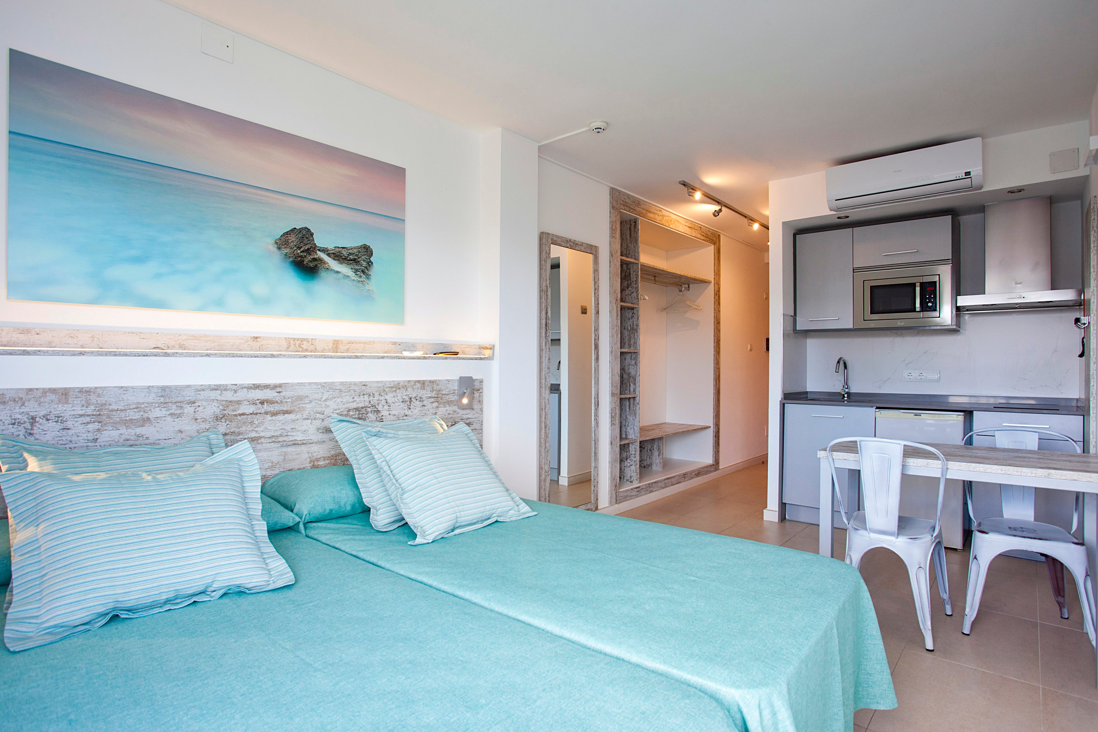 Playa Bella Apartments