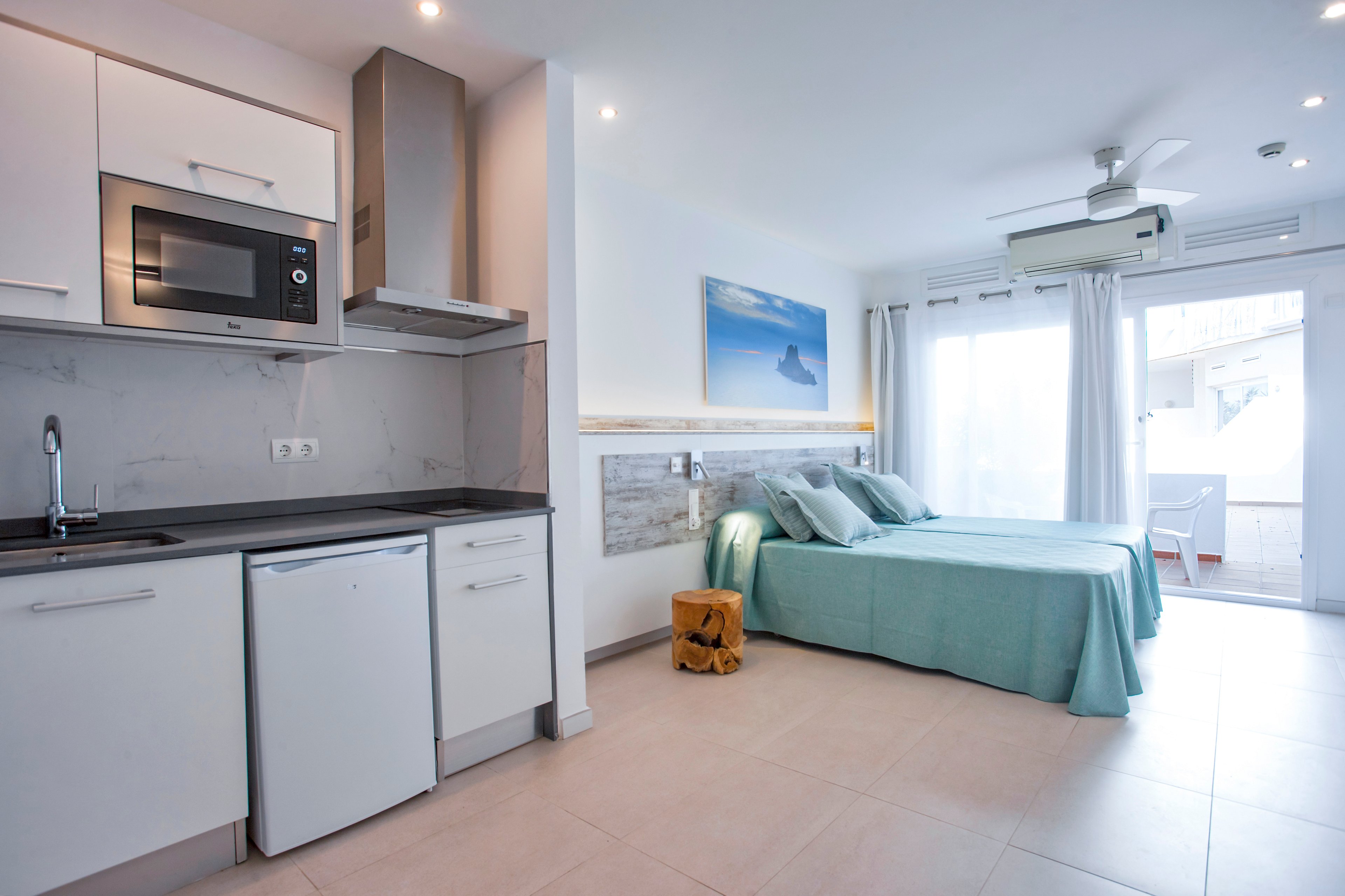 Playa Bella Apartments