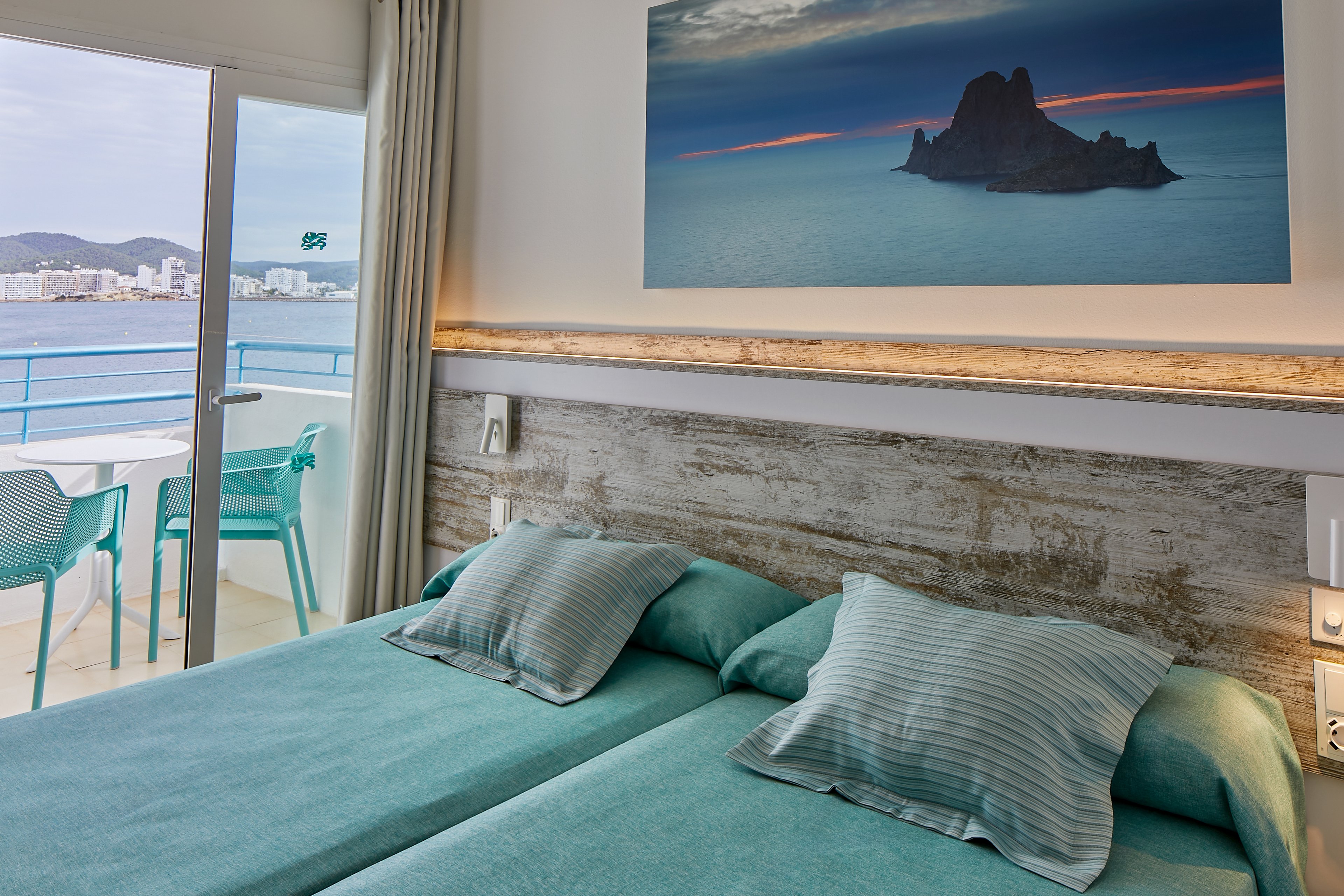 Playa Bella Apartments