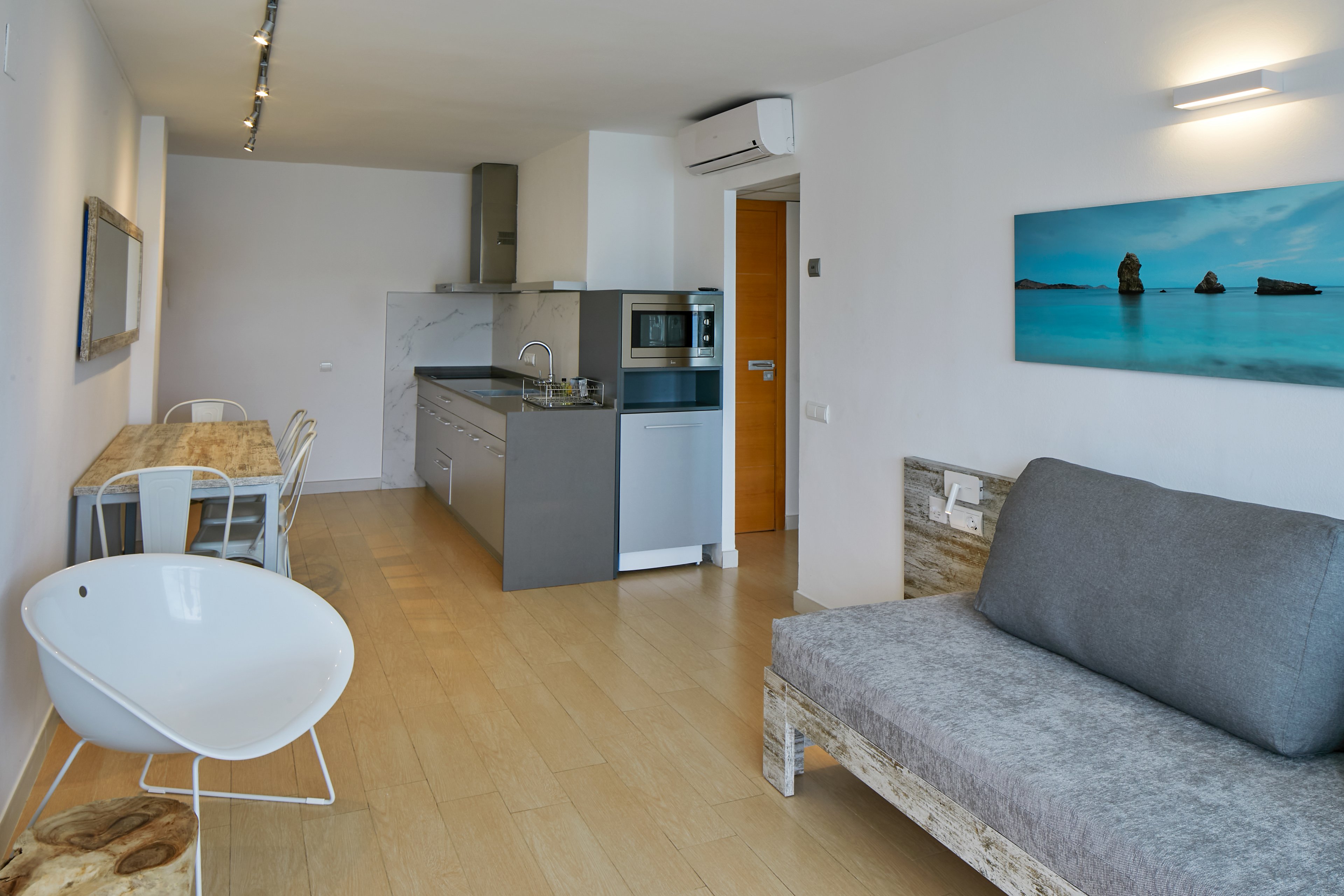 Playa Bella Apartments