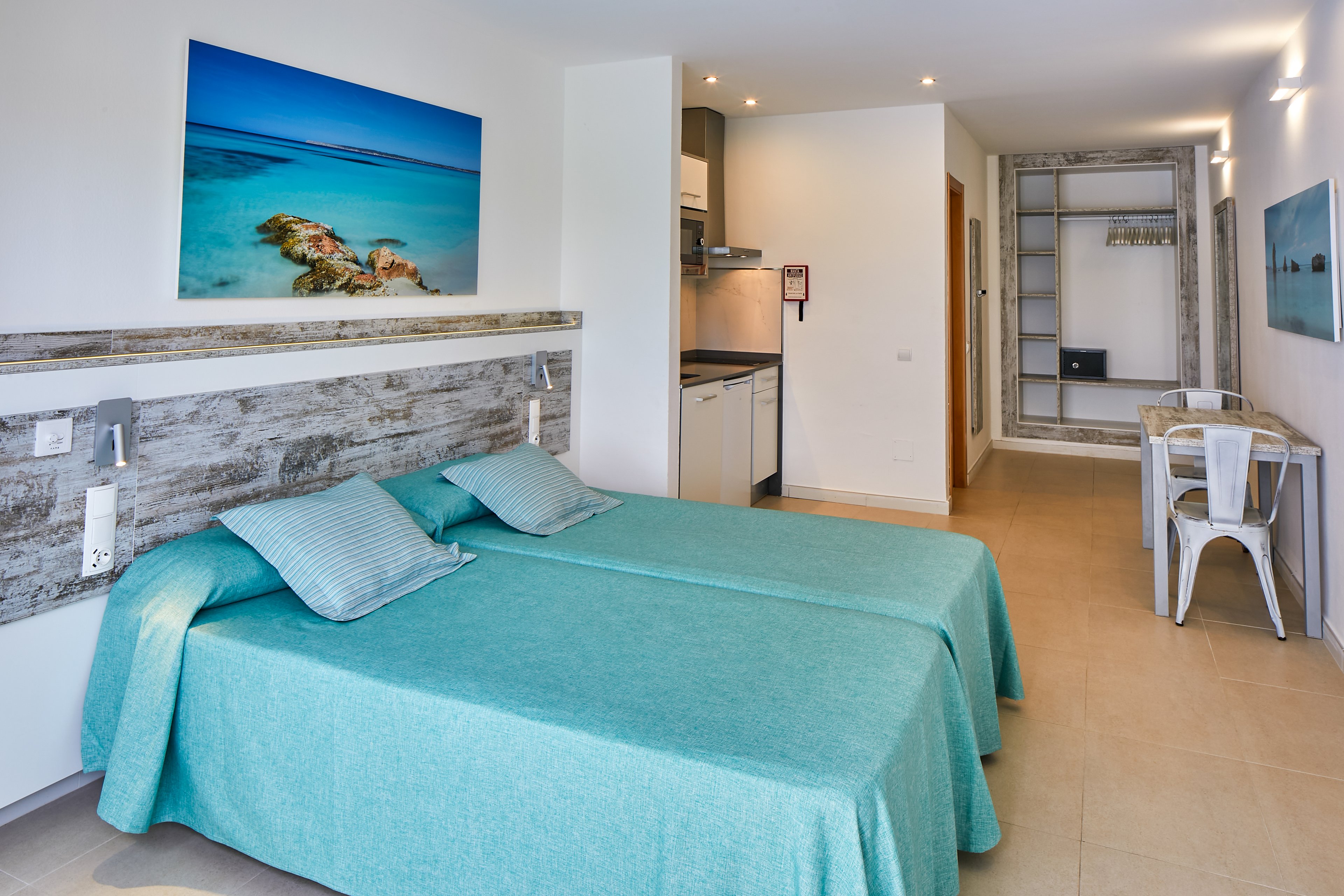 Playa Bella Apartments