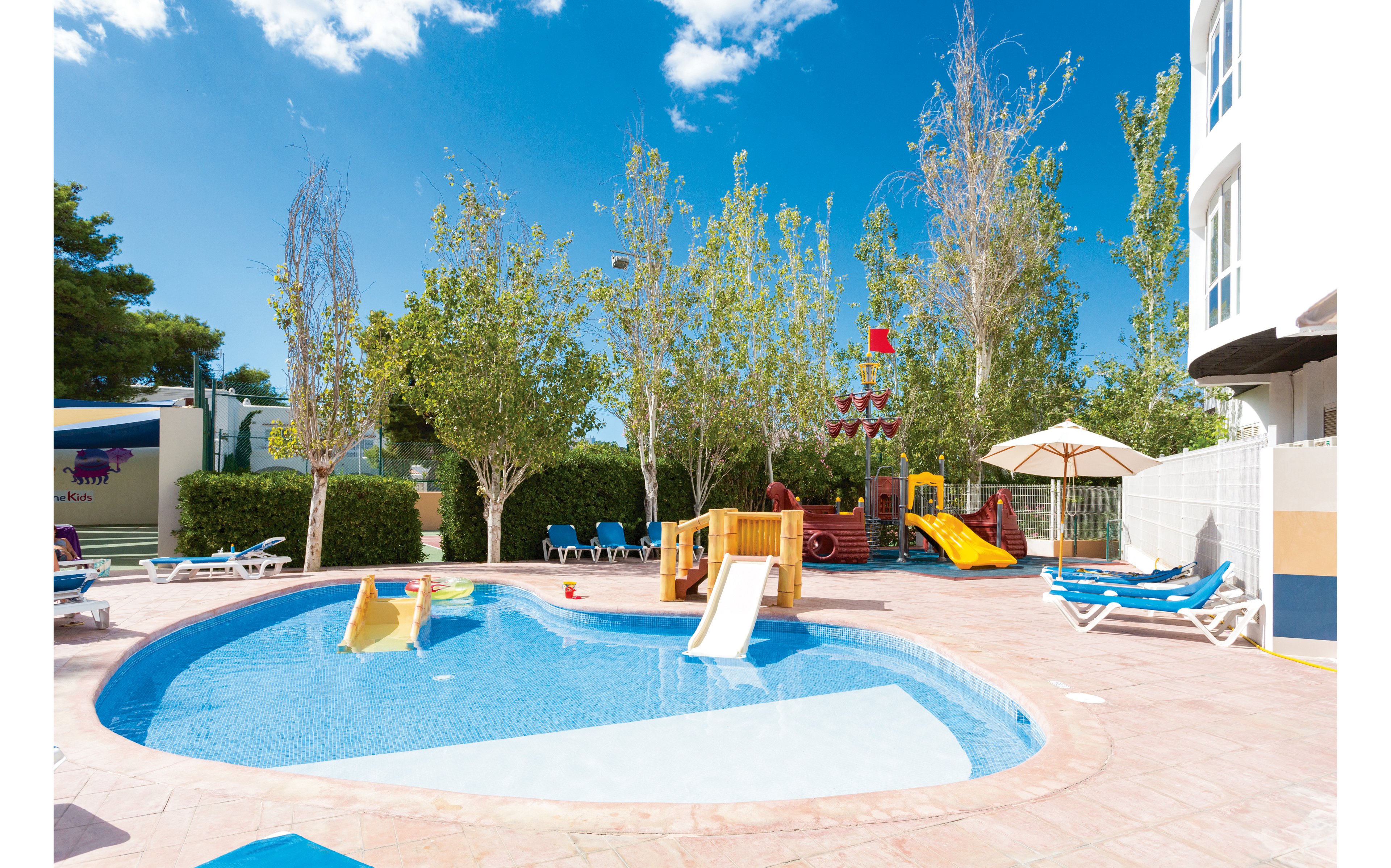 Azuline Hotel Bergantin