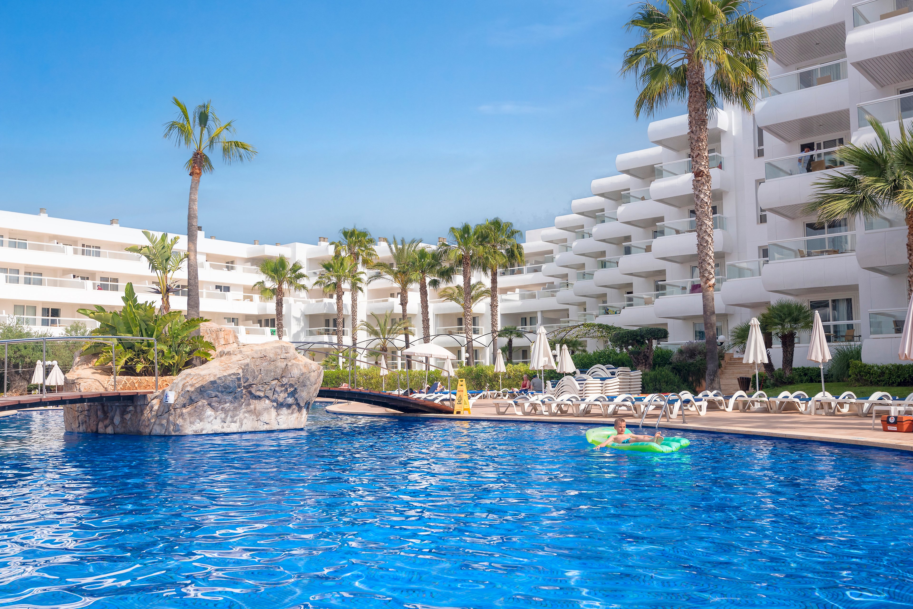 Tropic Garden Hotel Apartments