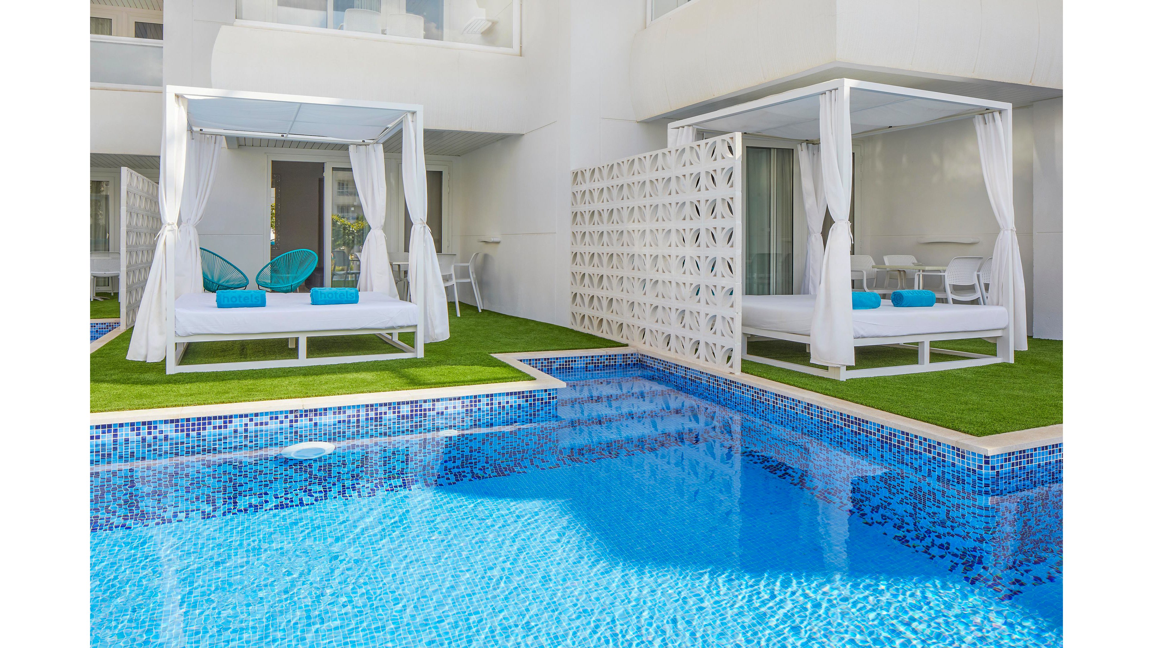 Tropic Garden Hotel Apartments