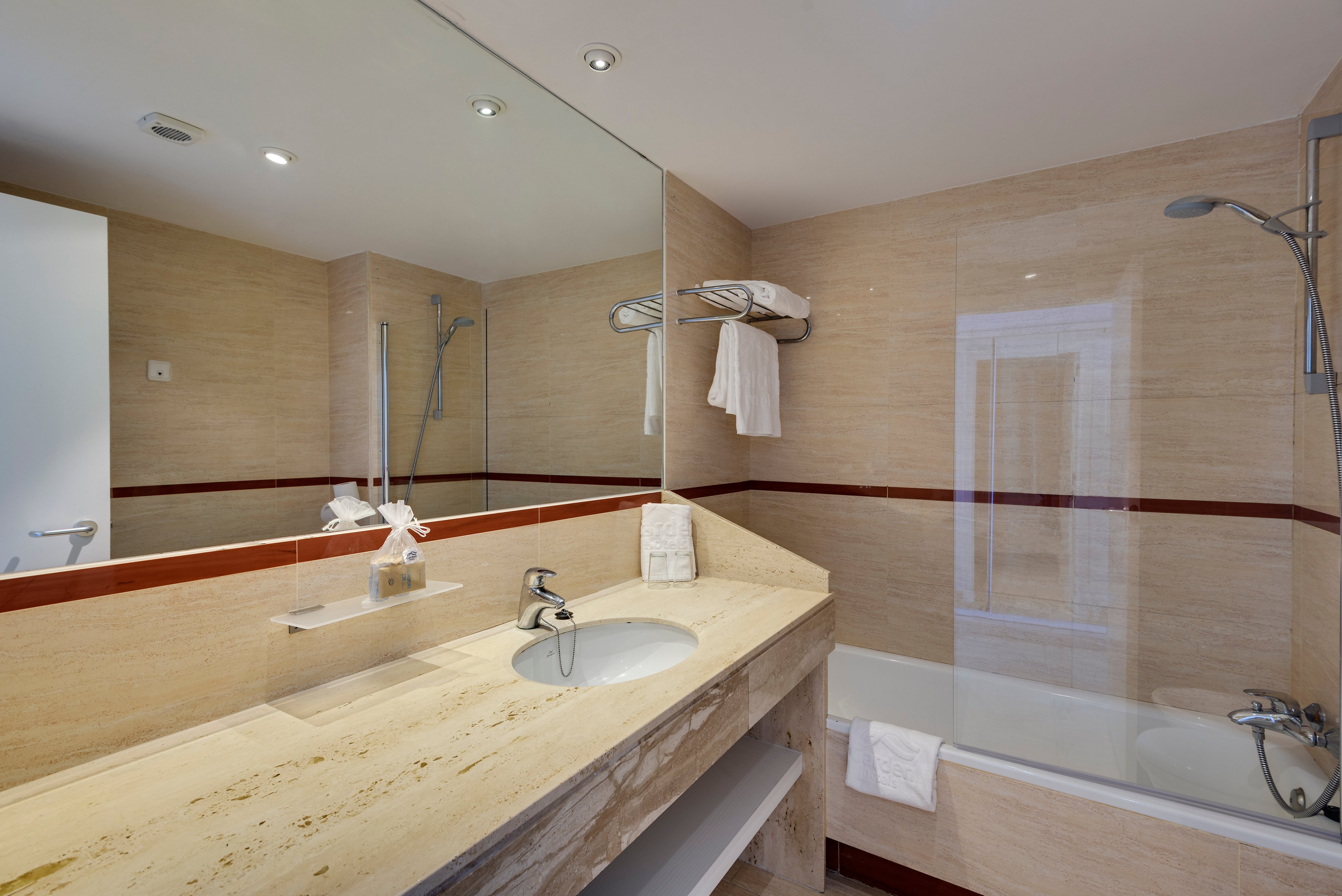 Tropic Garden Hotel Apartments