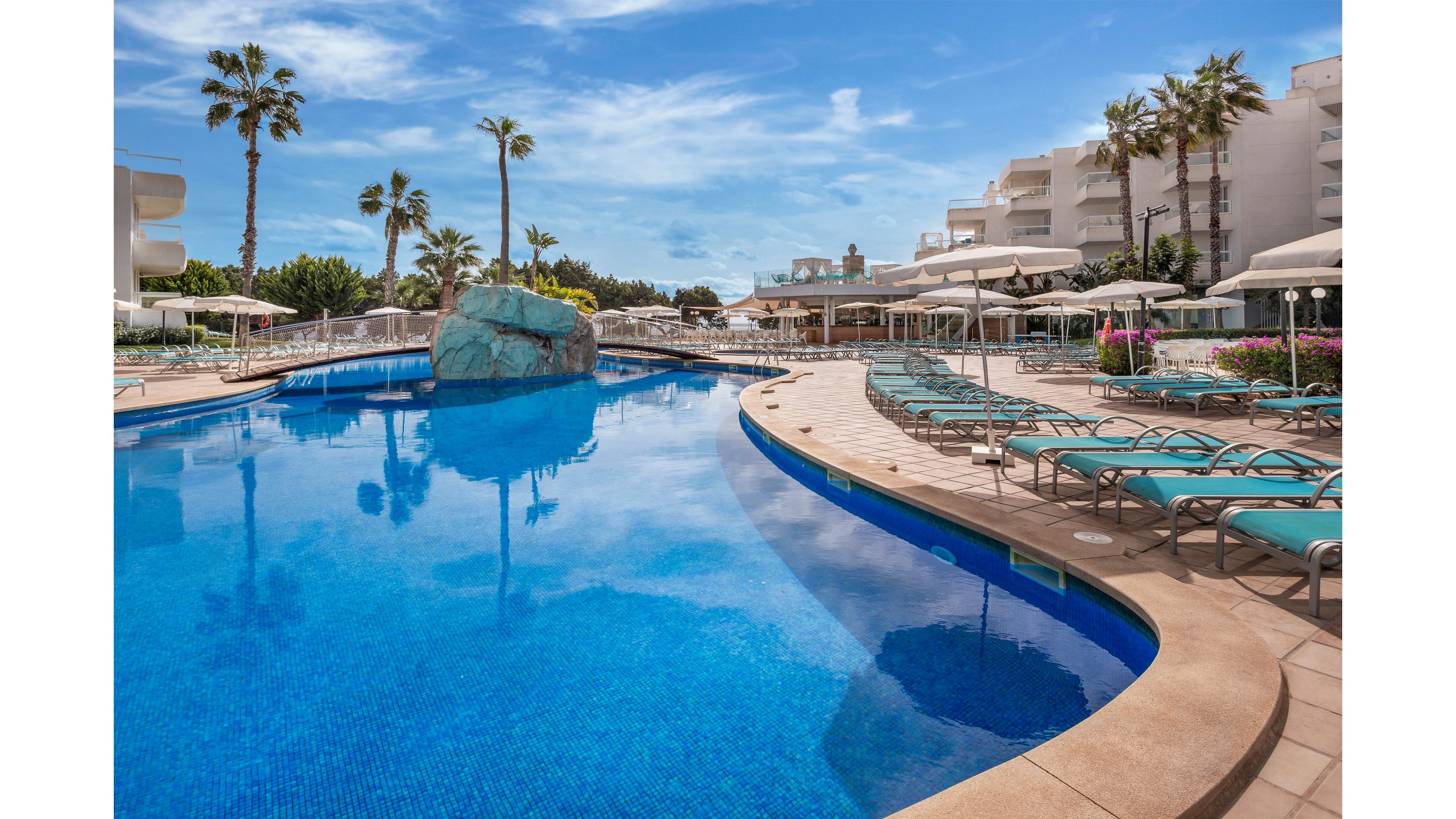 Tropic Garden Hotel Apartments