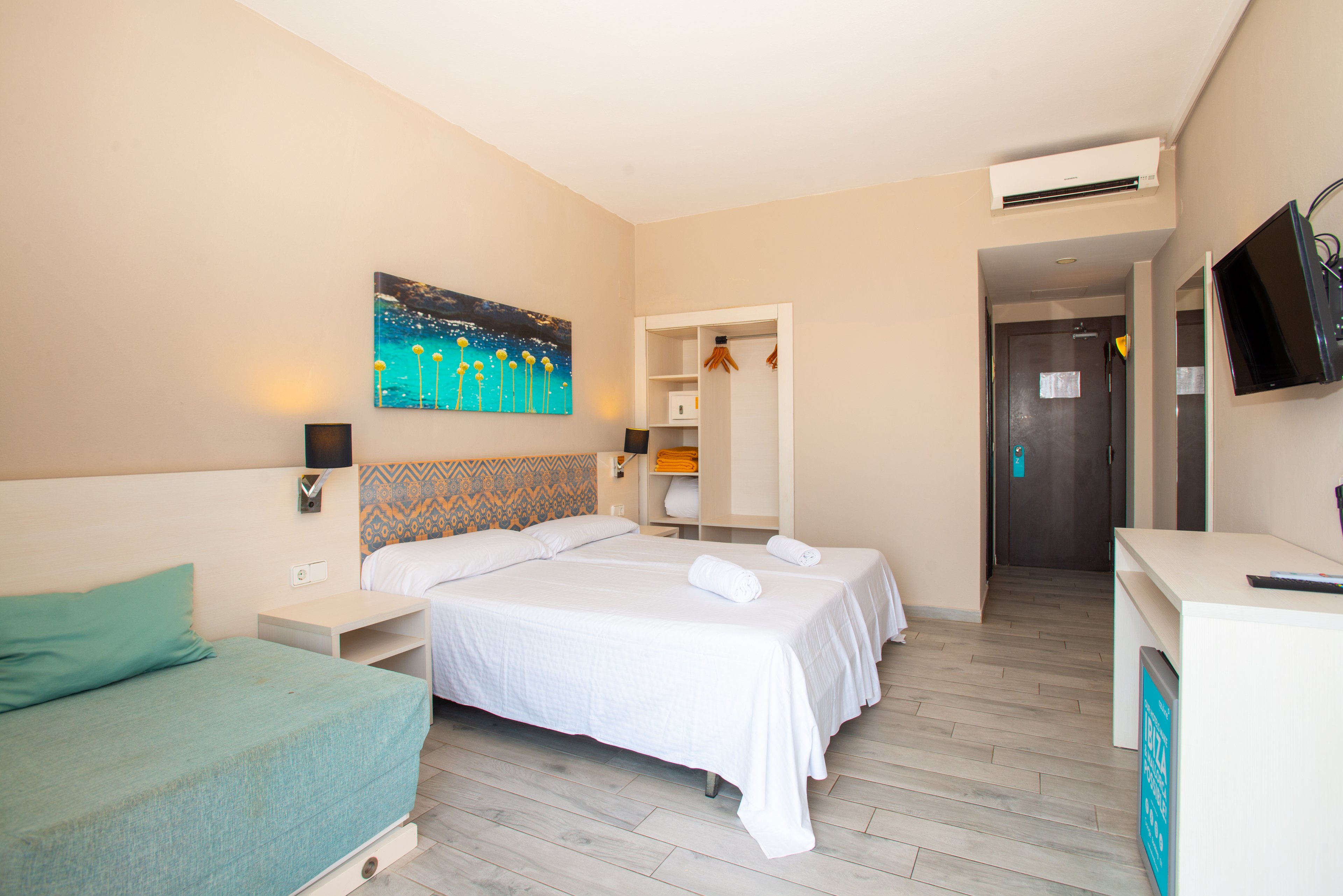 Azuline Hotel Llevant