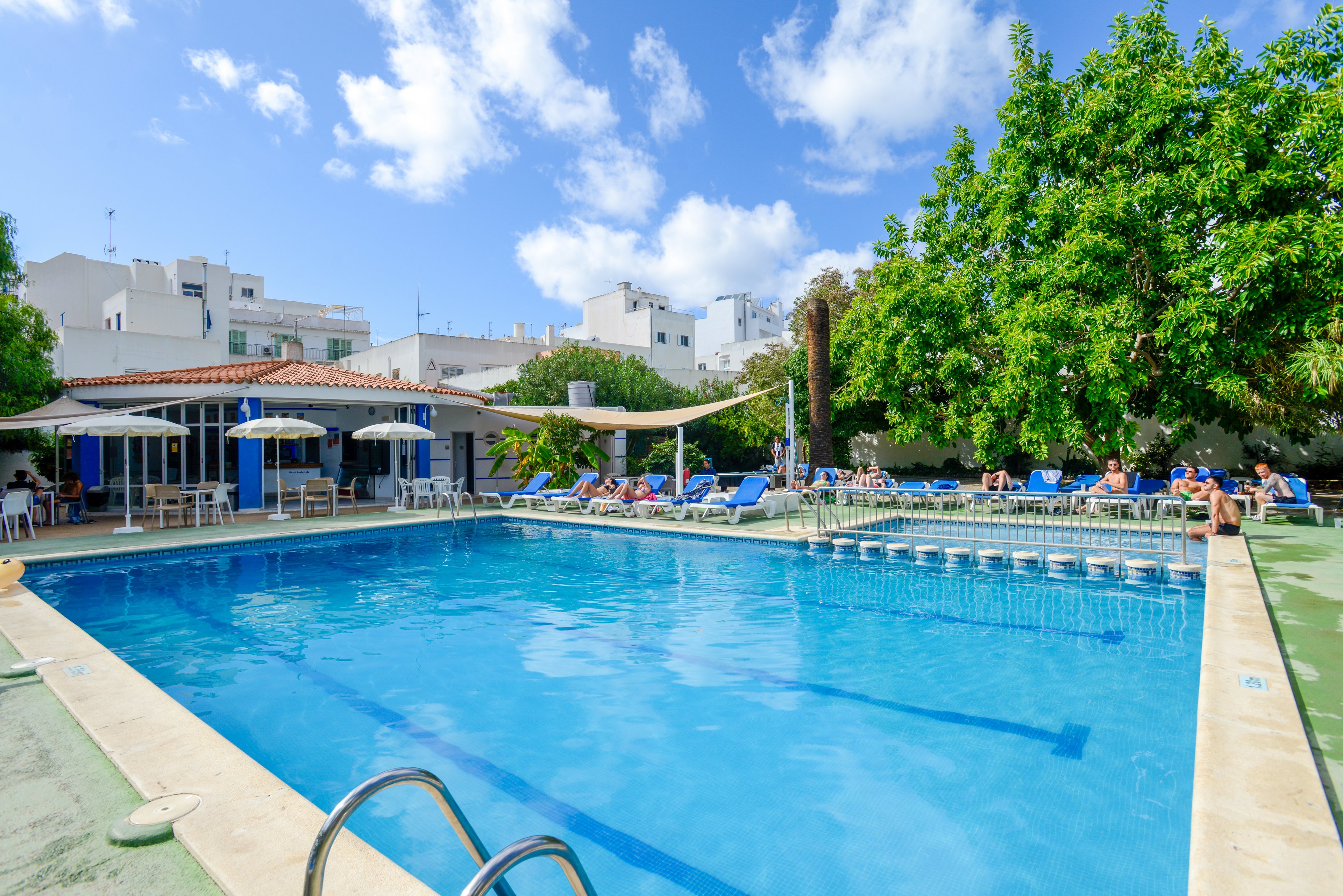 Azuline Hotel Llevant