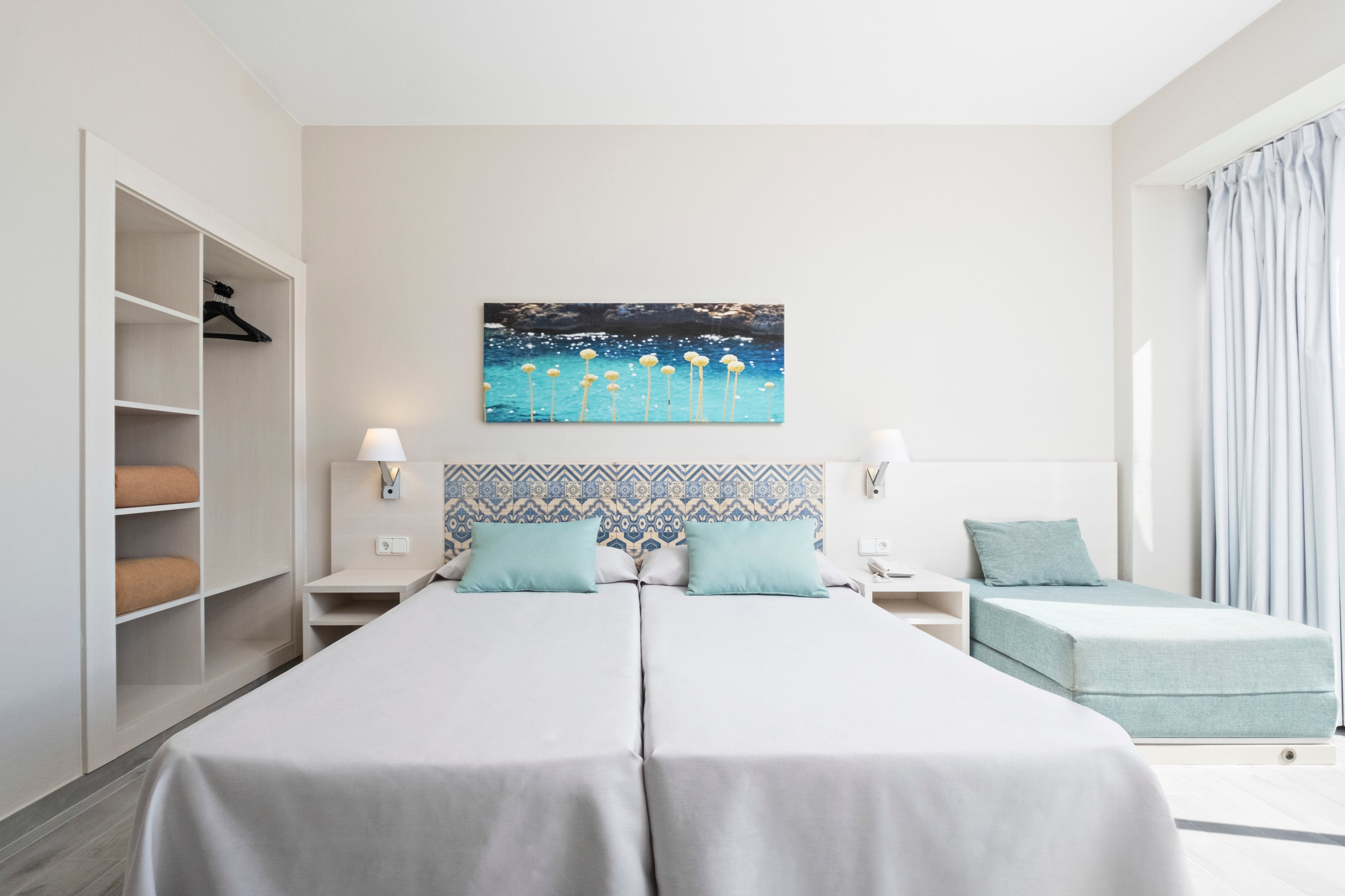 Azuline Hotel Llevant