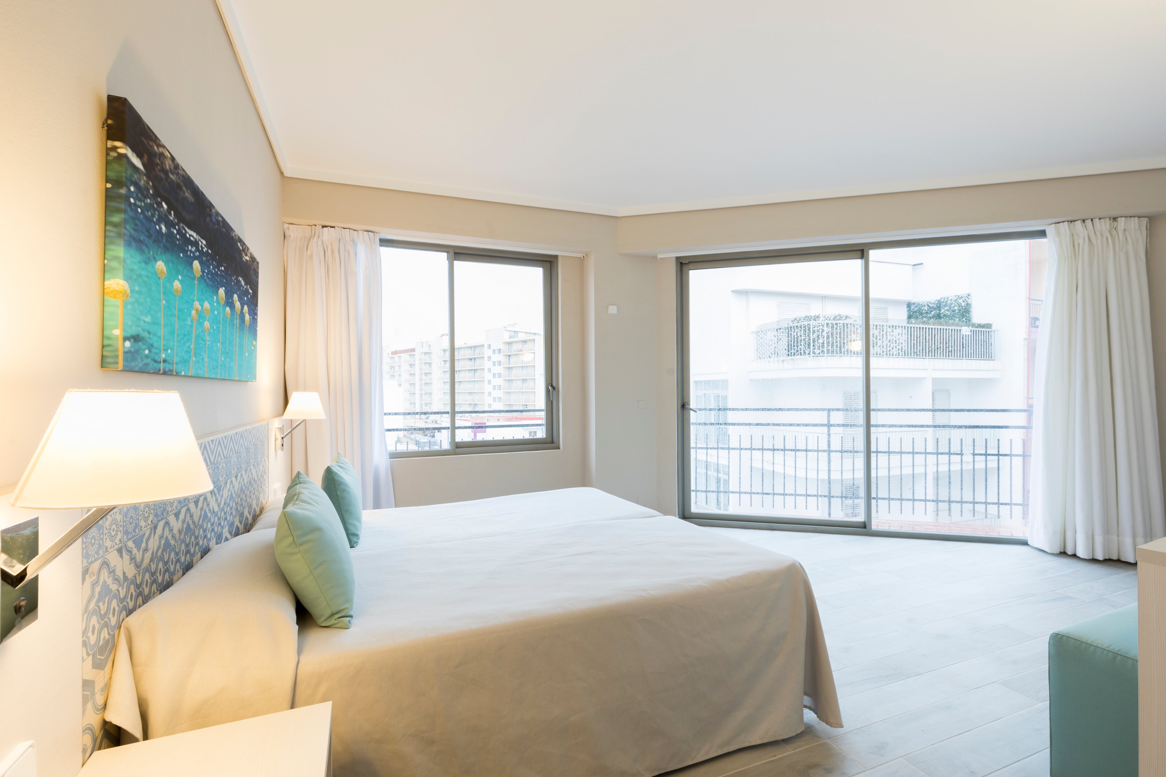 Azuline Hotel Llevant