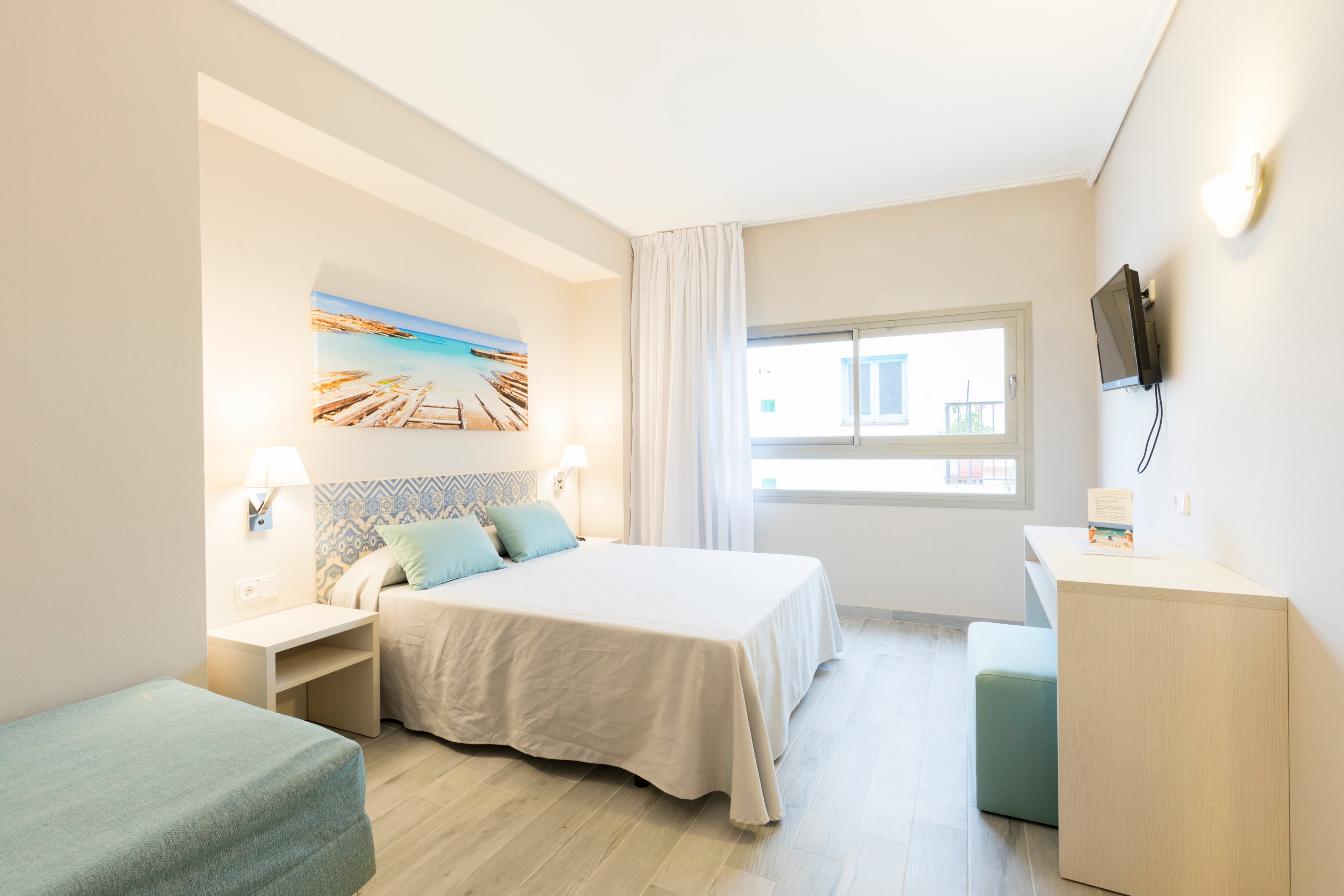 Azuline Hotel Llevant