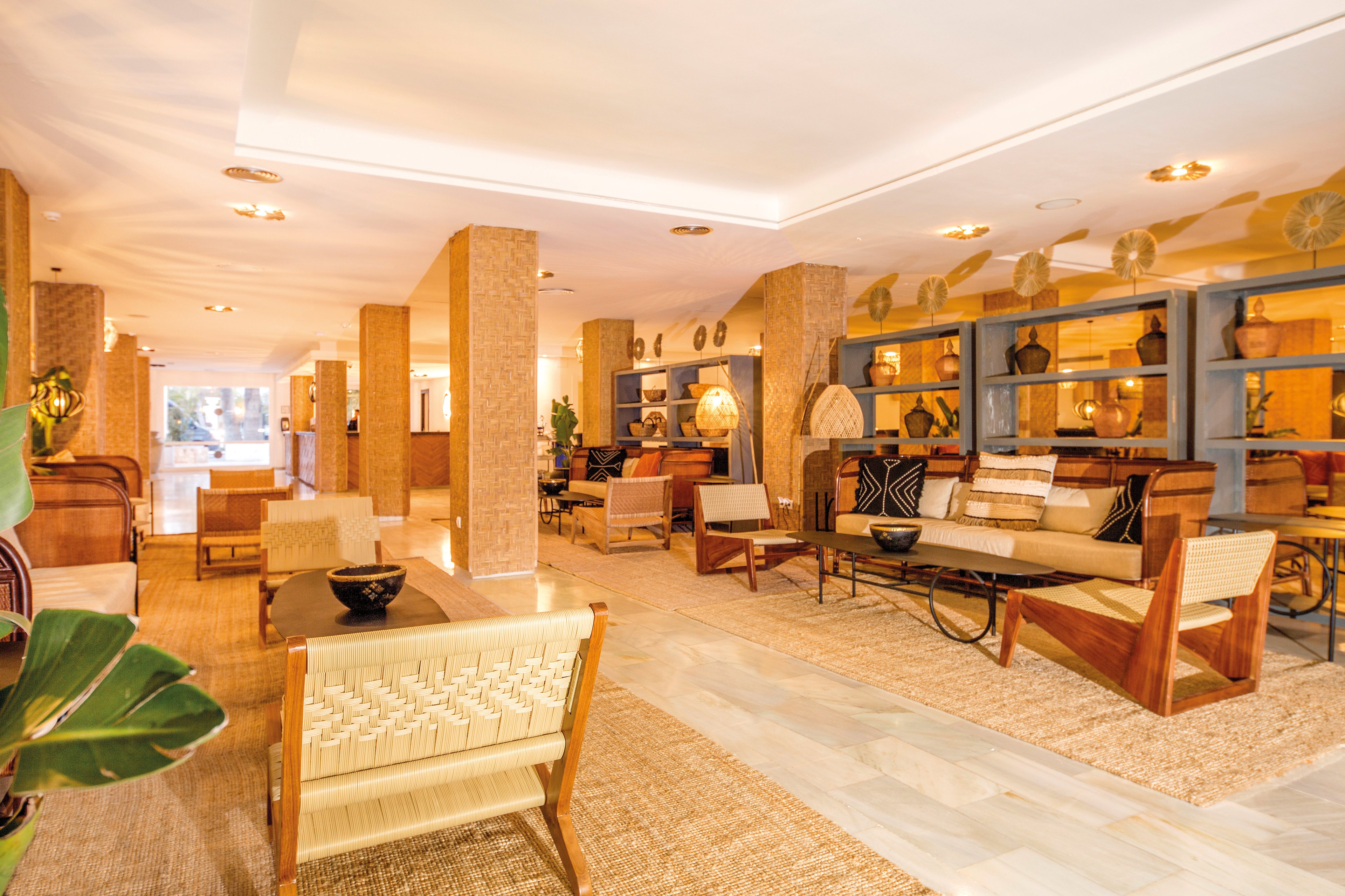 FERGUS Style Bahamas