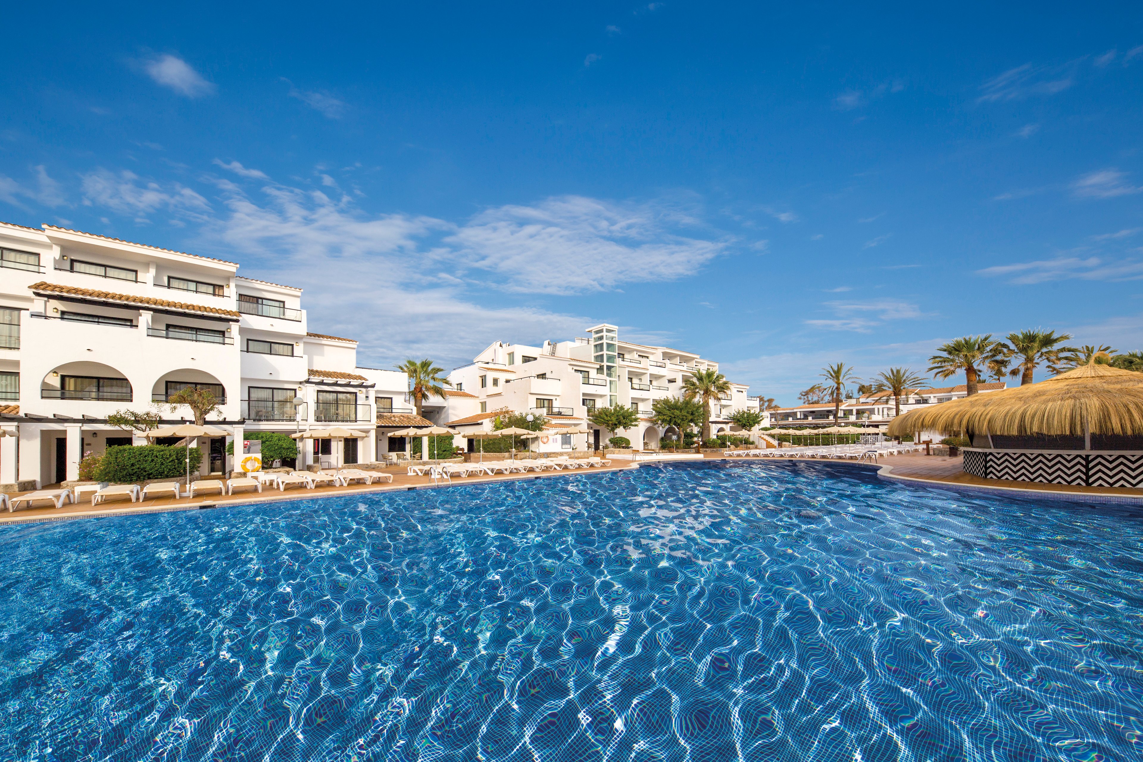 FERGUS Style Bahamas