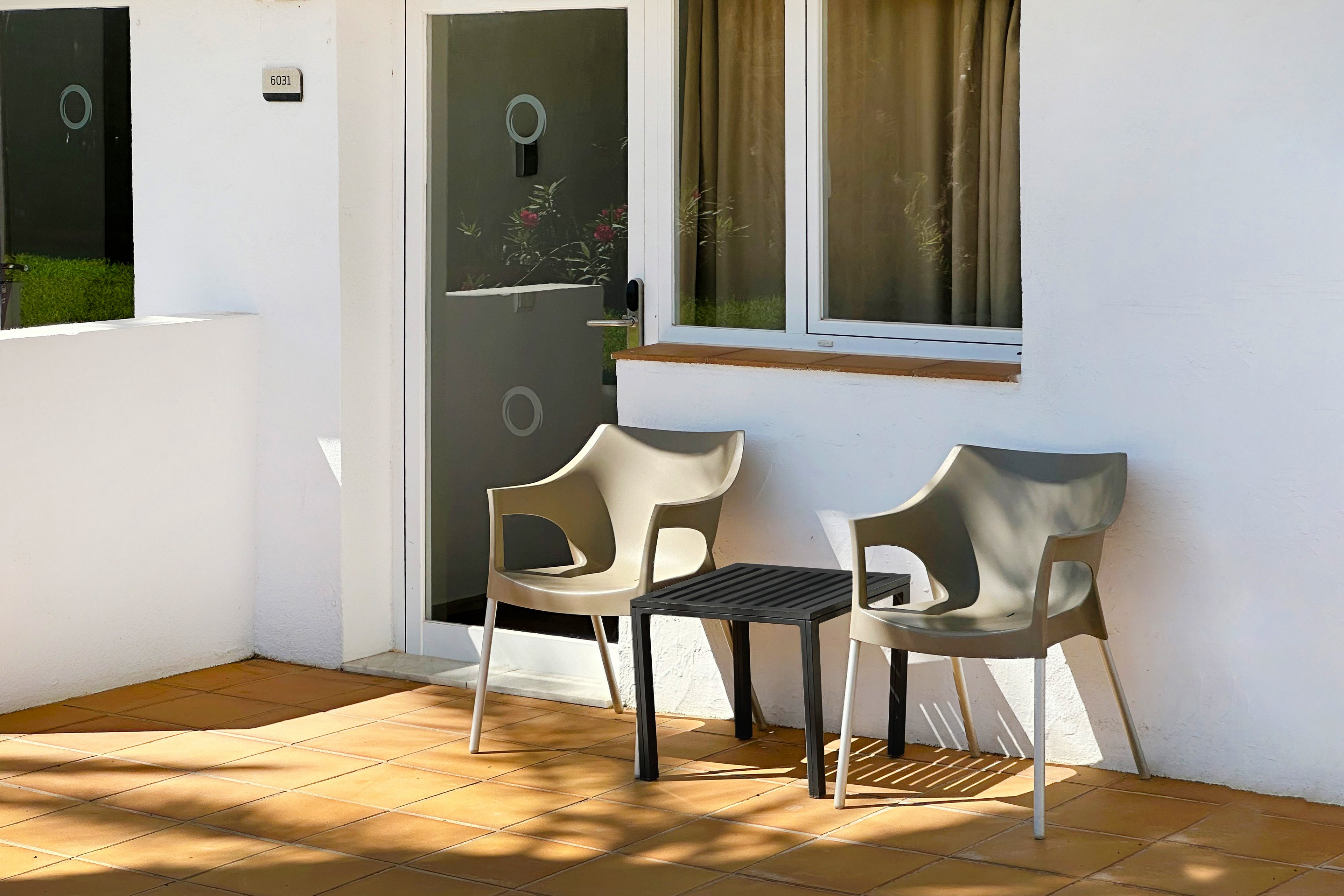 FERGUS Style Bahamas