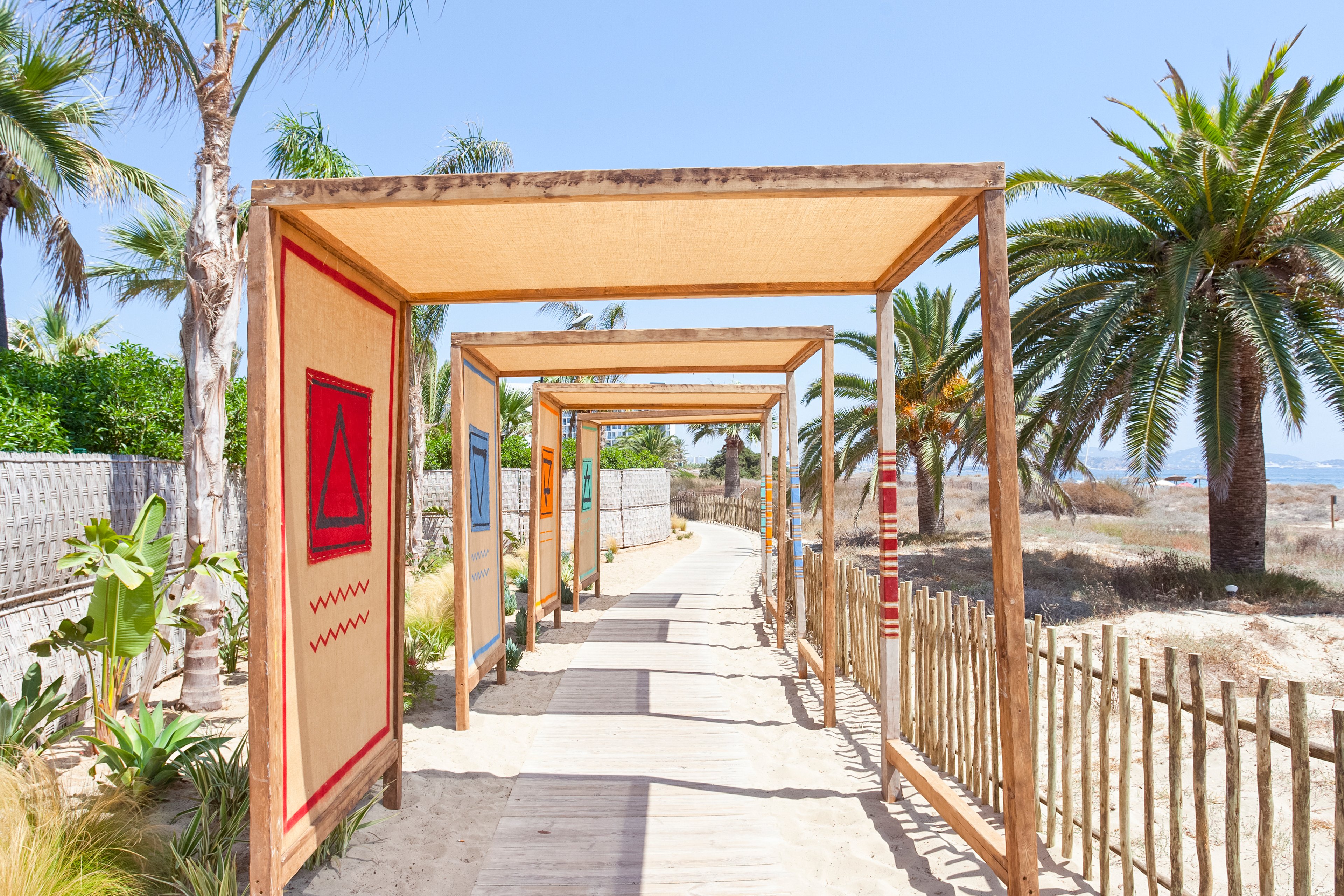 FERGUS Style Bahamas