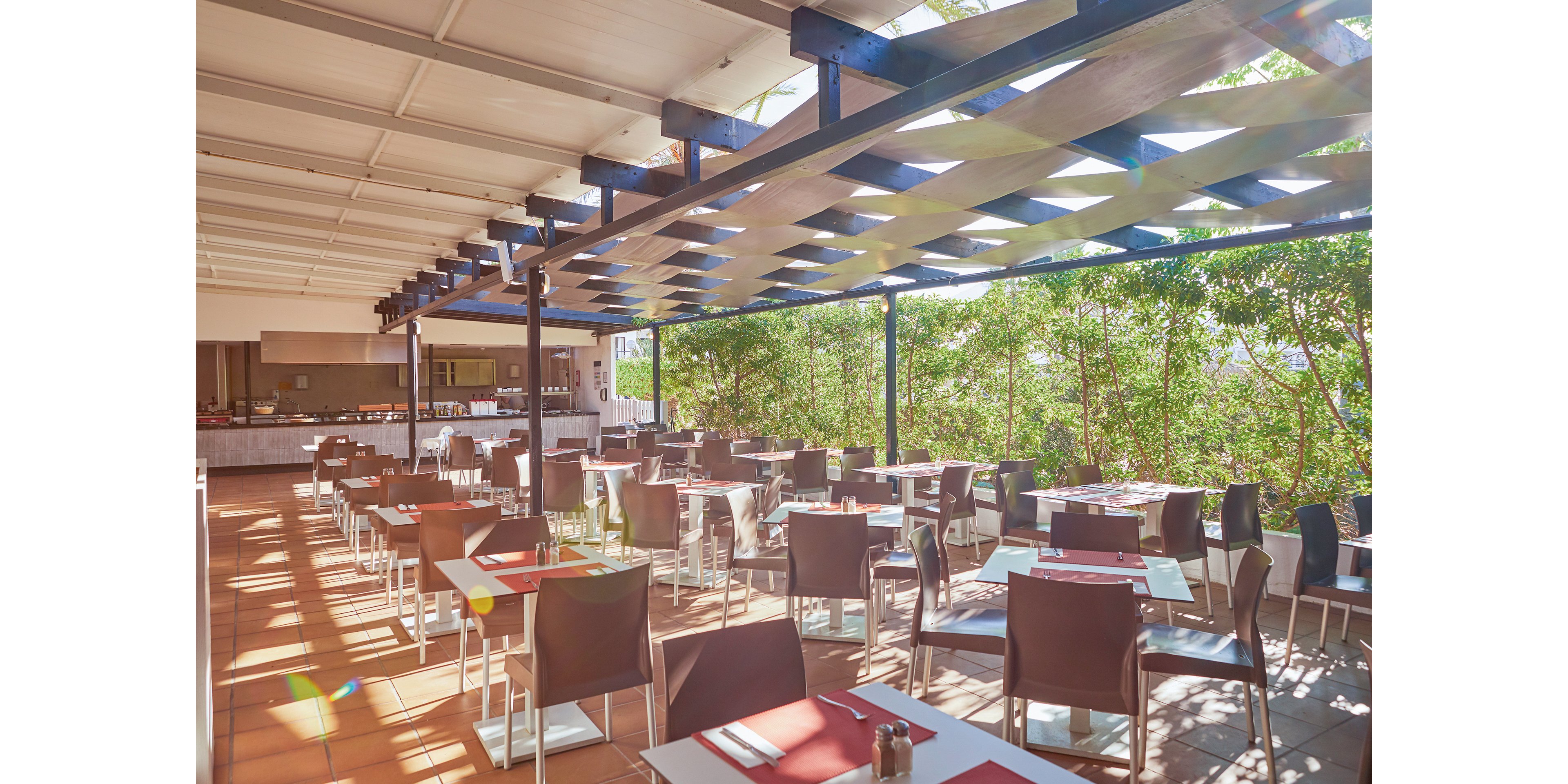 FERGUS Style Bahamas