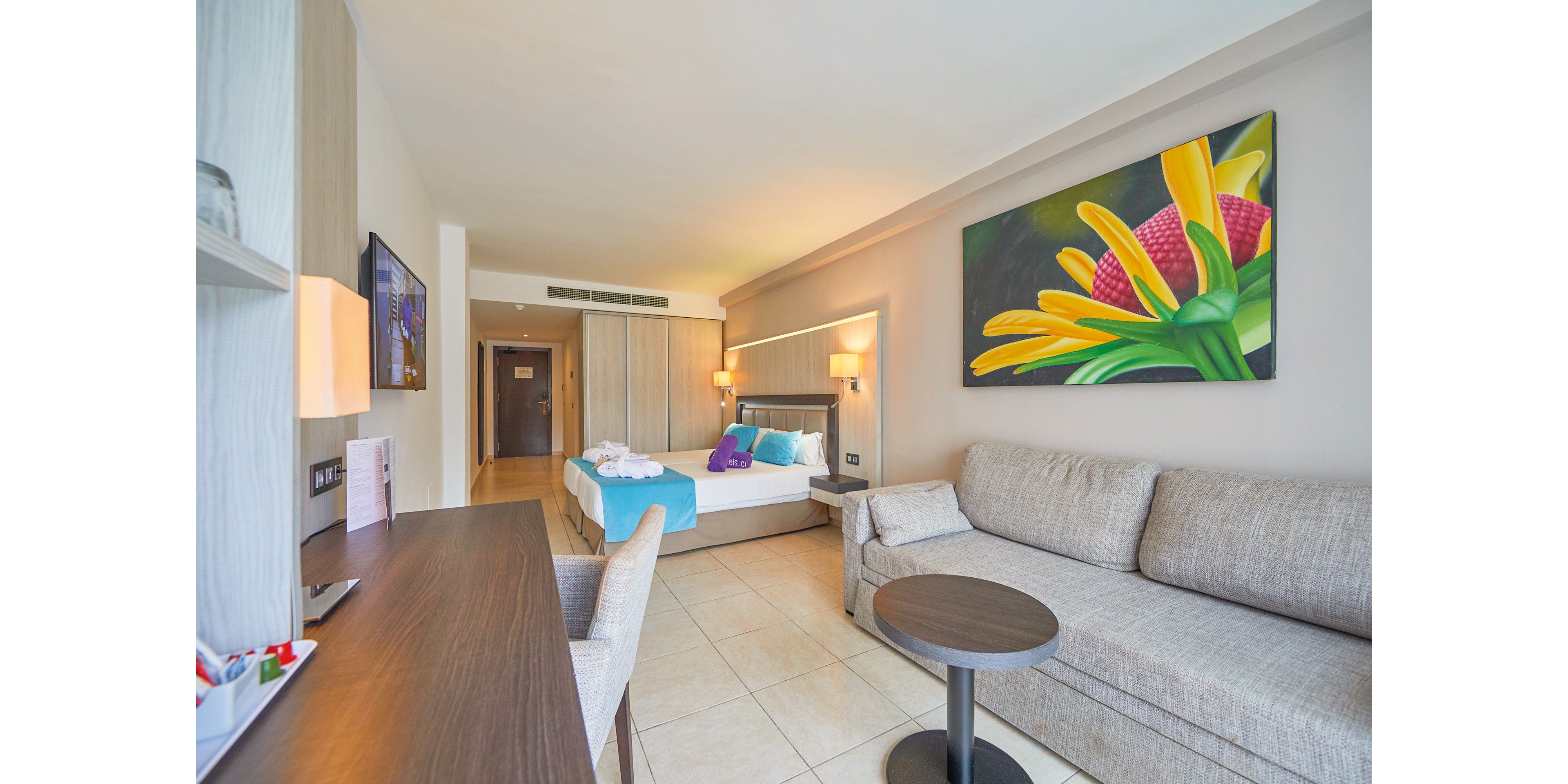 FERGUS Style Bahamas