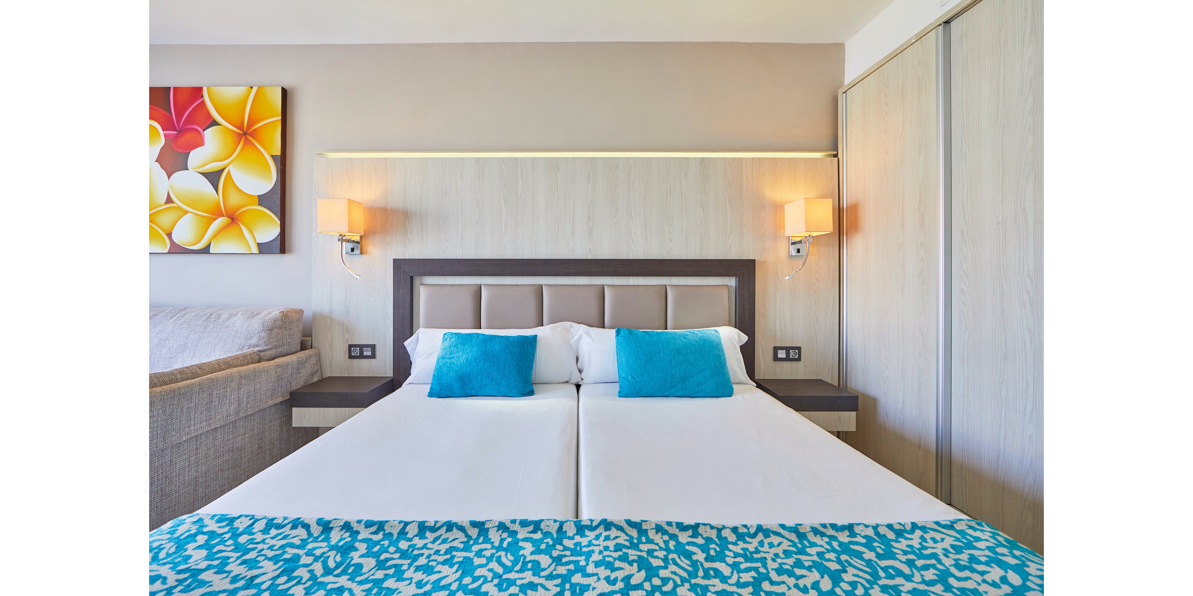 FERGUS Style Bahamas