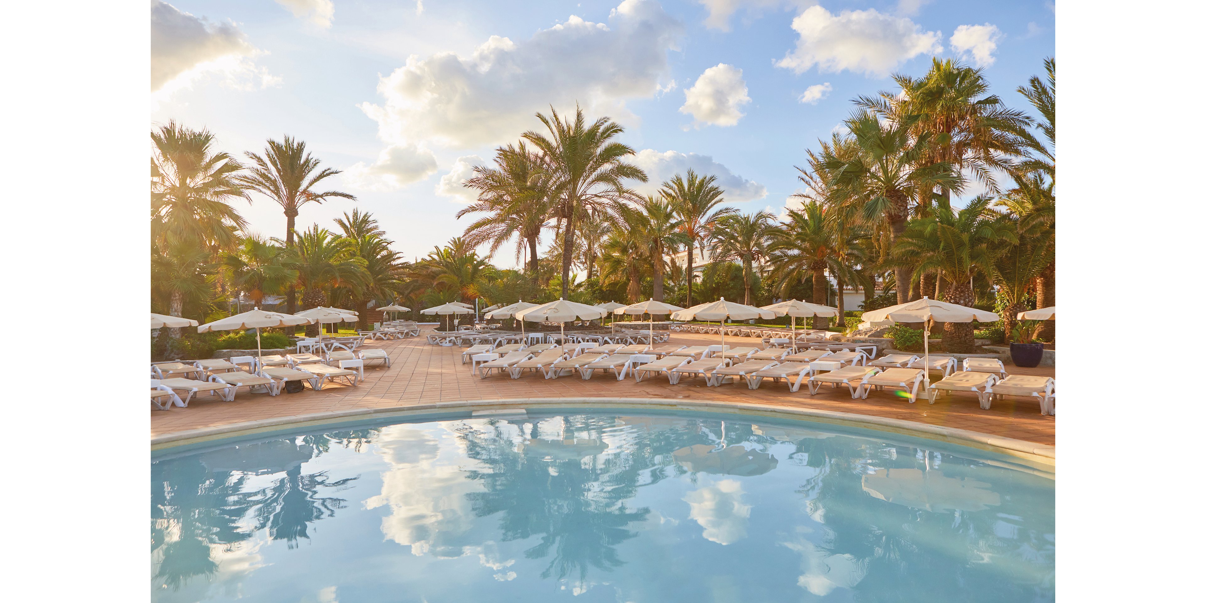 FERGUS Style Bahamas