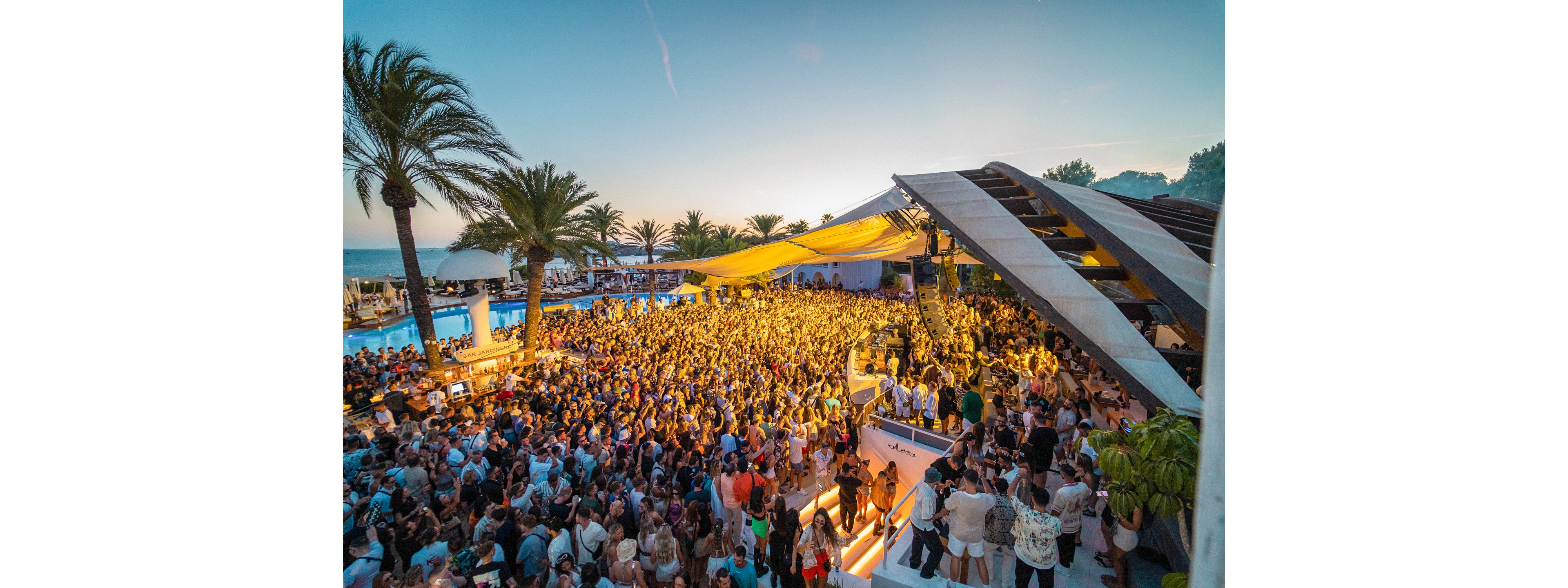 Destino Pacha Resort