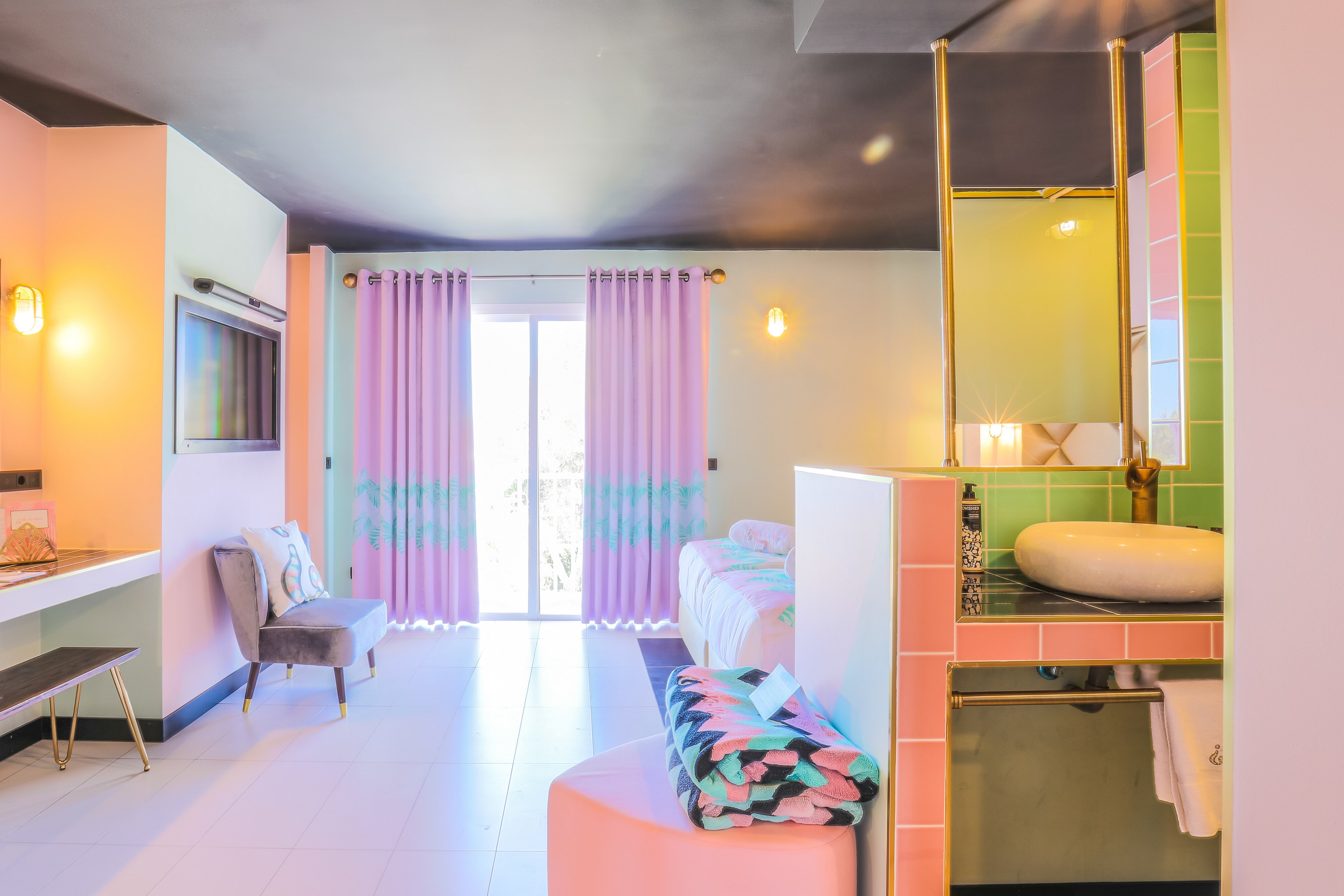 Wi-Ki-Woo Hotel Ibiza