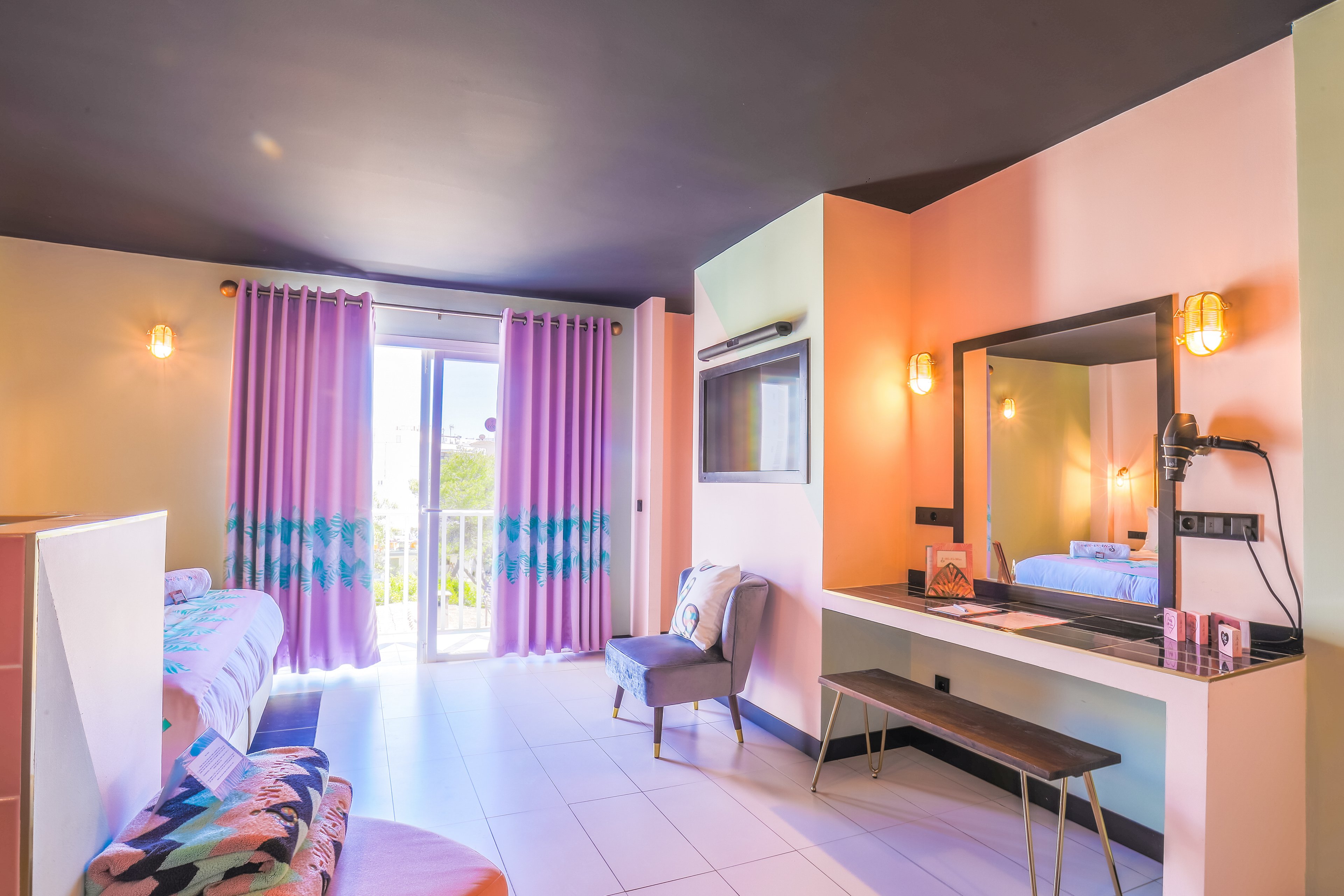 Wi-Ki-Woo Hotel Ibiza