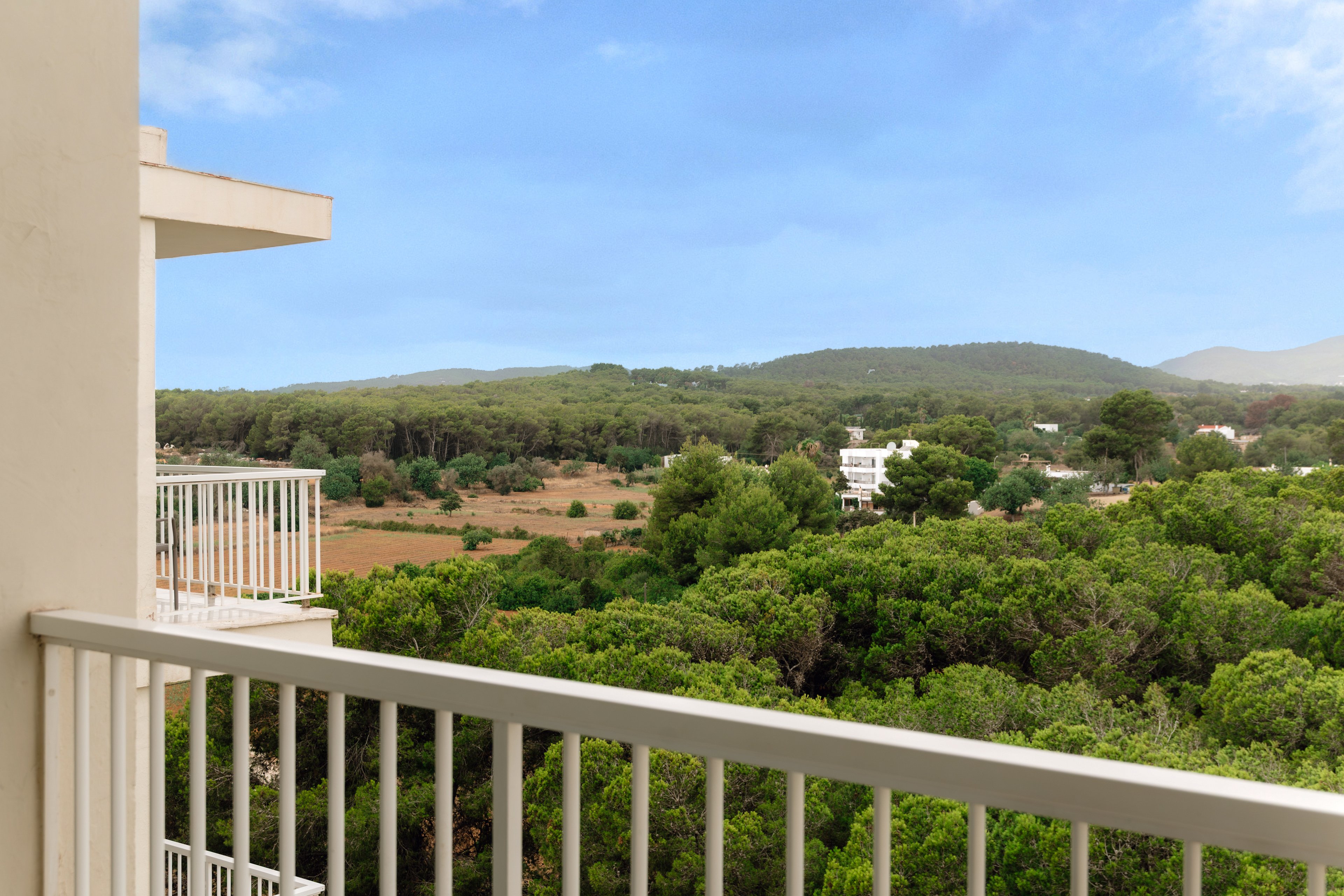 Moon Dreams Coral Beach Hotel