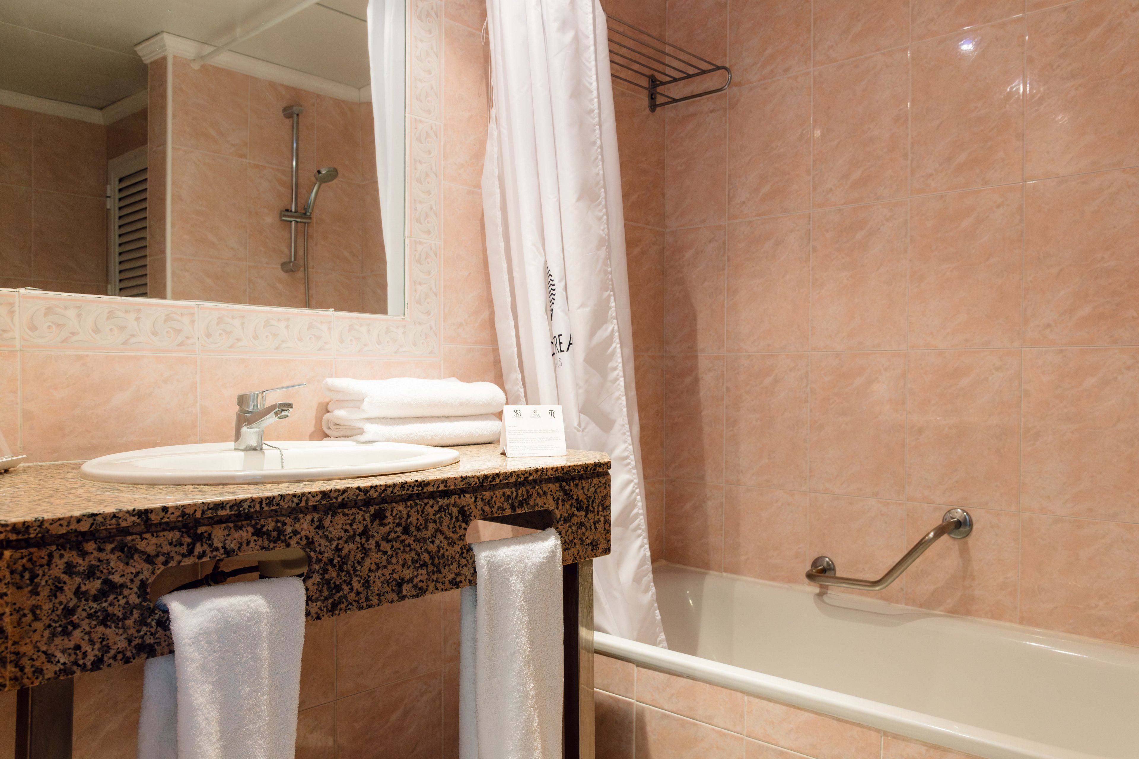 Moon Dreams Coral Beach Hotel