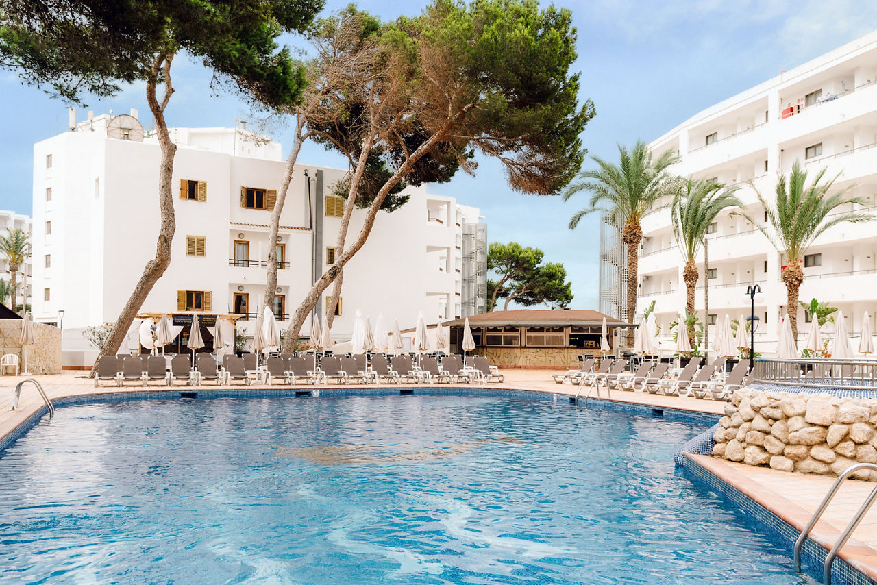 Moon Dreams Coral Beach Hotel