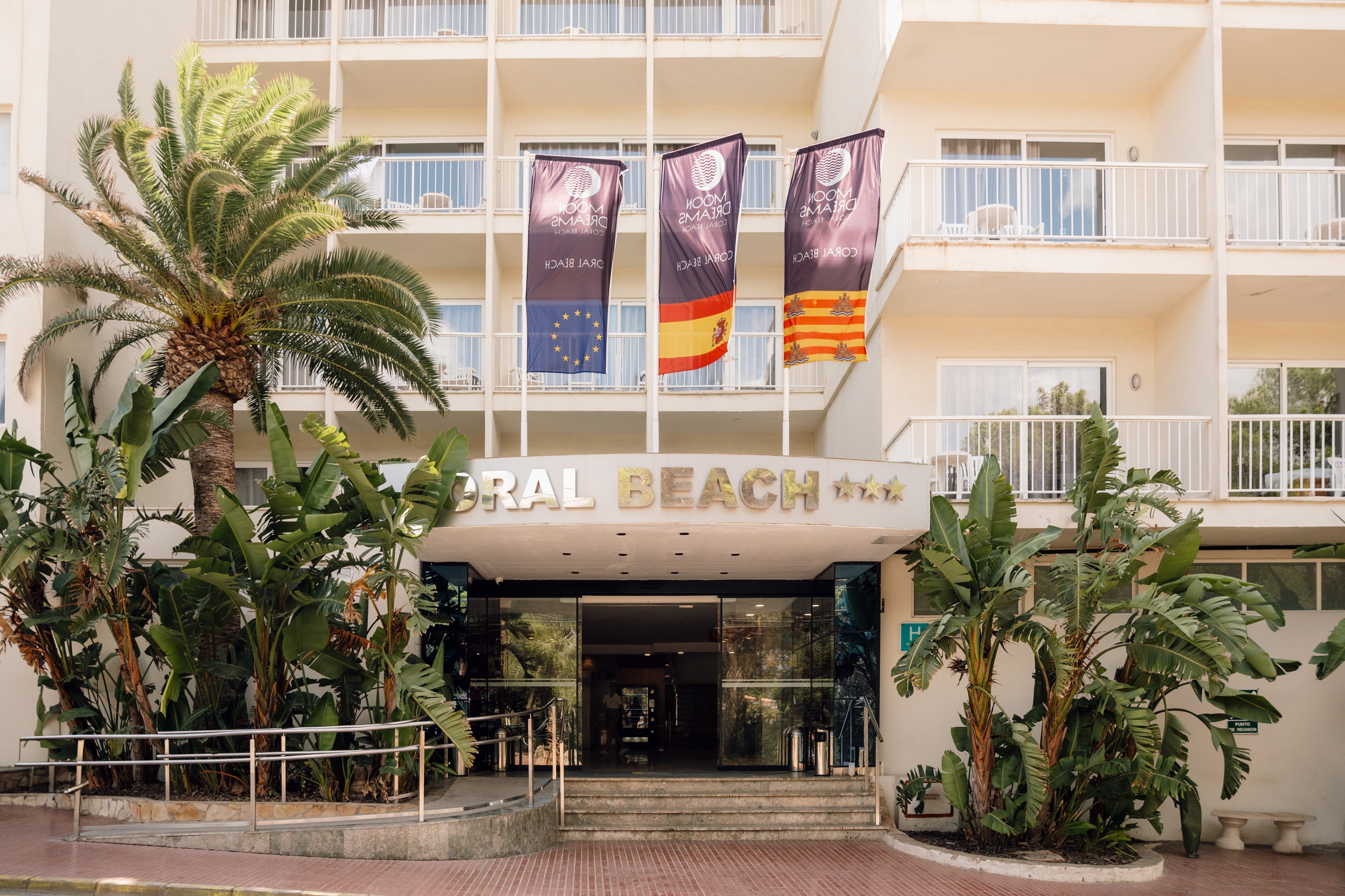 Moon Dreams Coral Beach Hotel