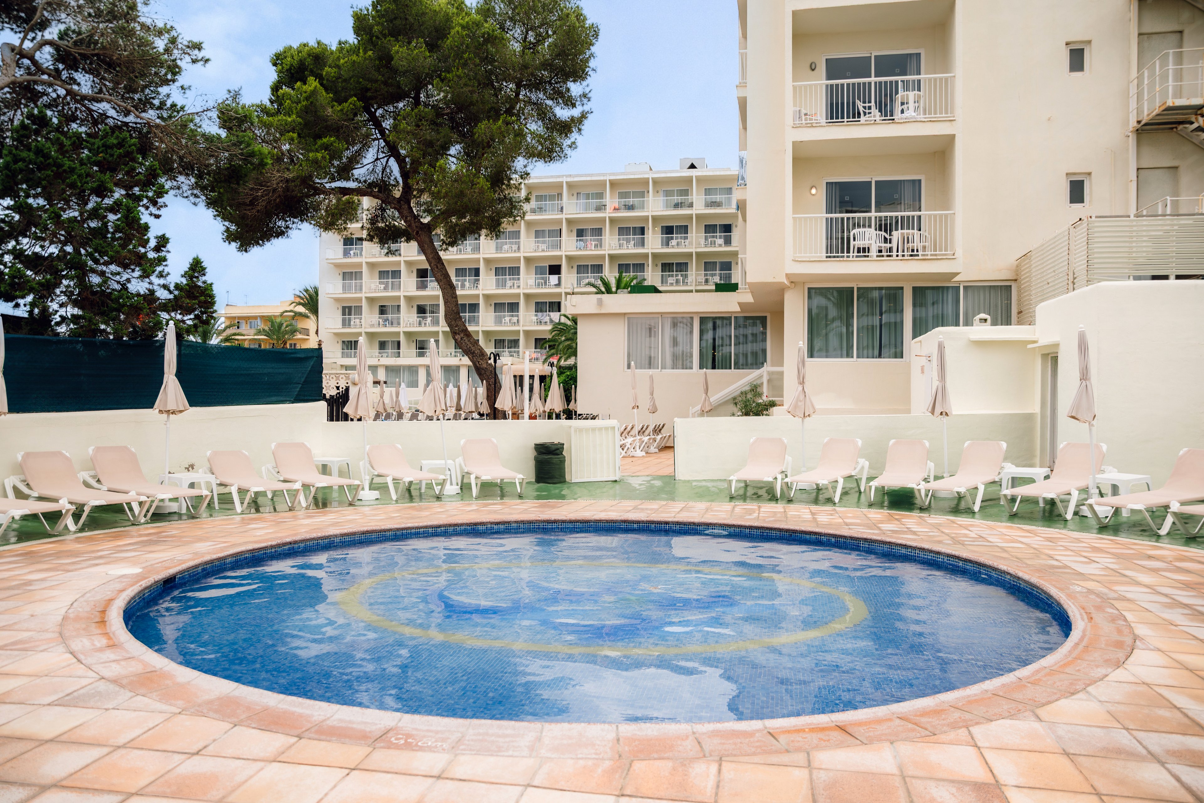 Moon Dreams Coral Beach Hotel