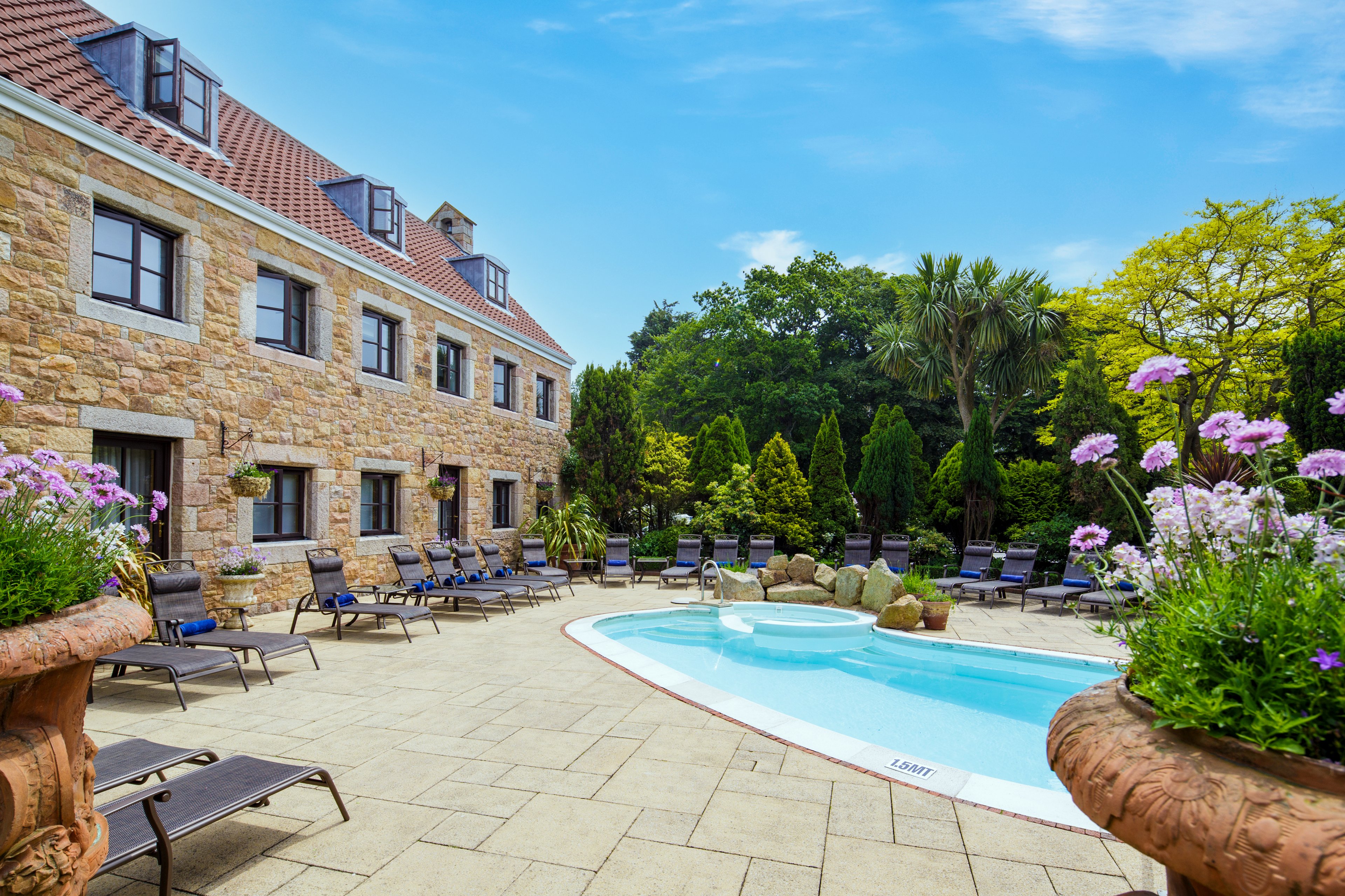 Greenhills Country Hotel