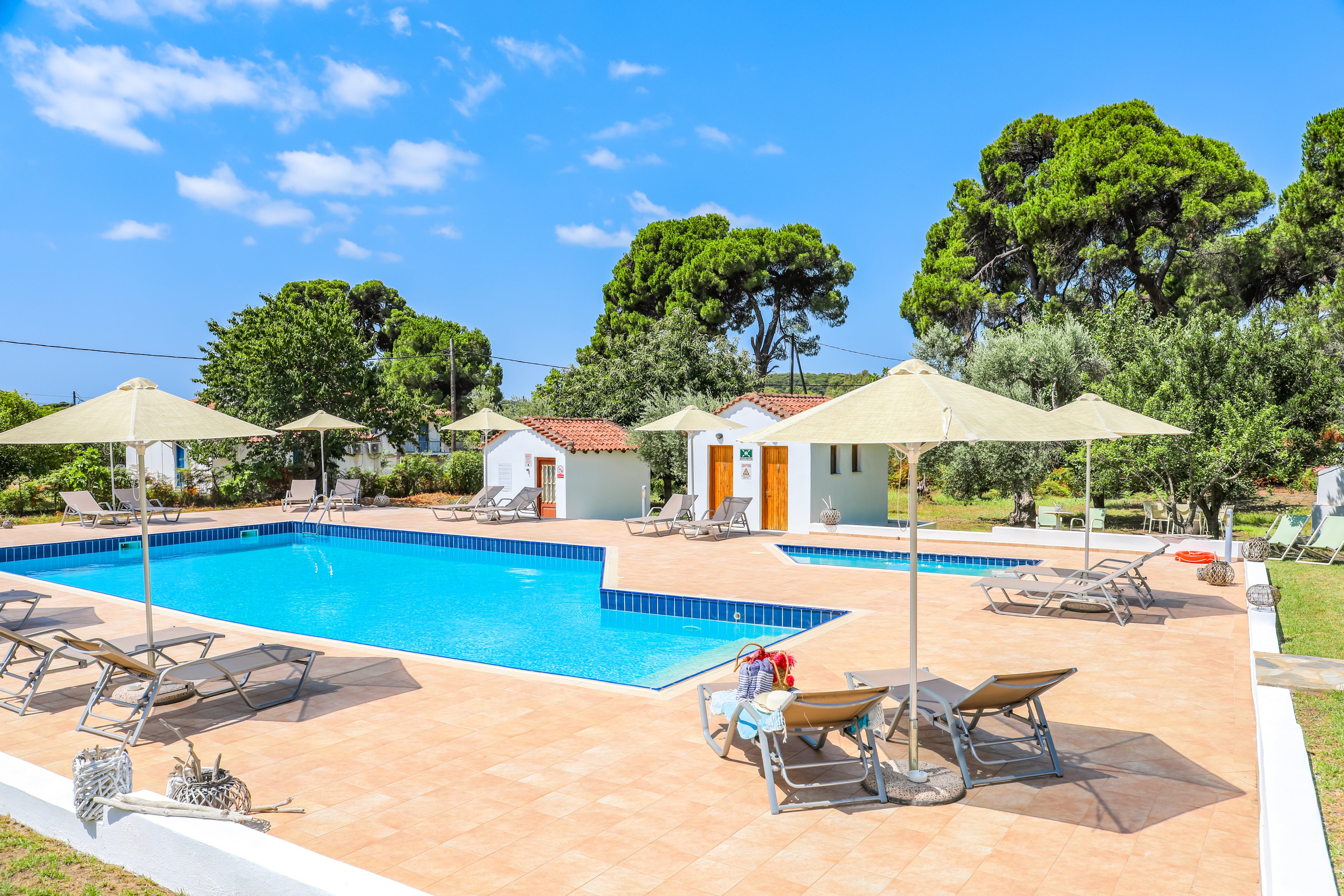 Magda Studios & Apartments