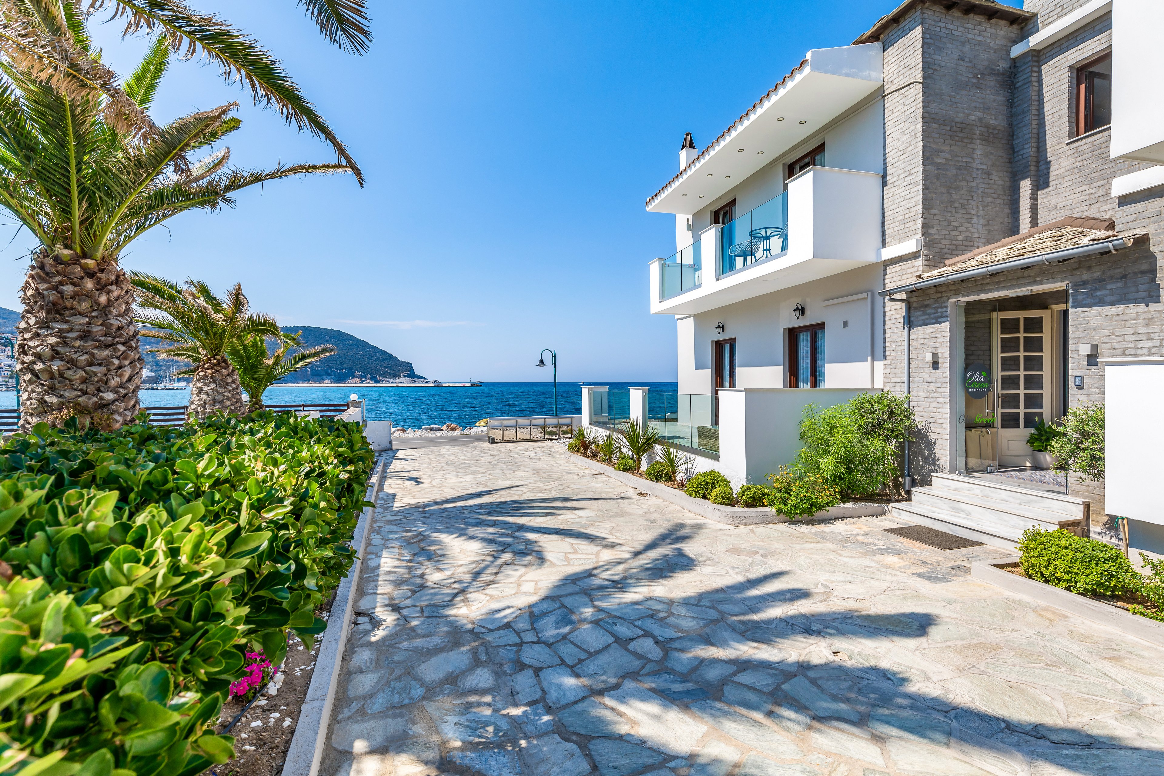 Olia Green Residence