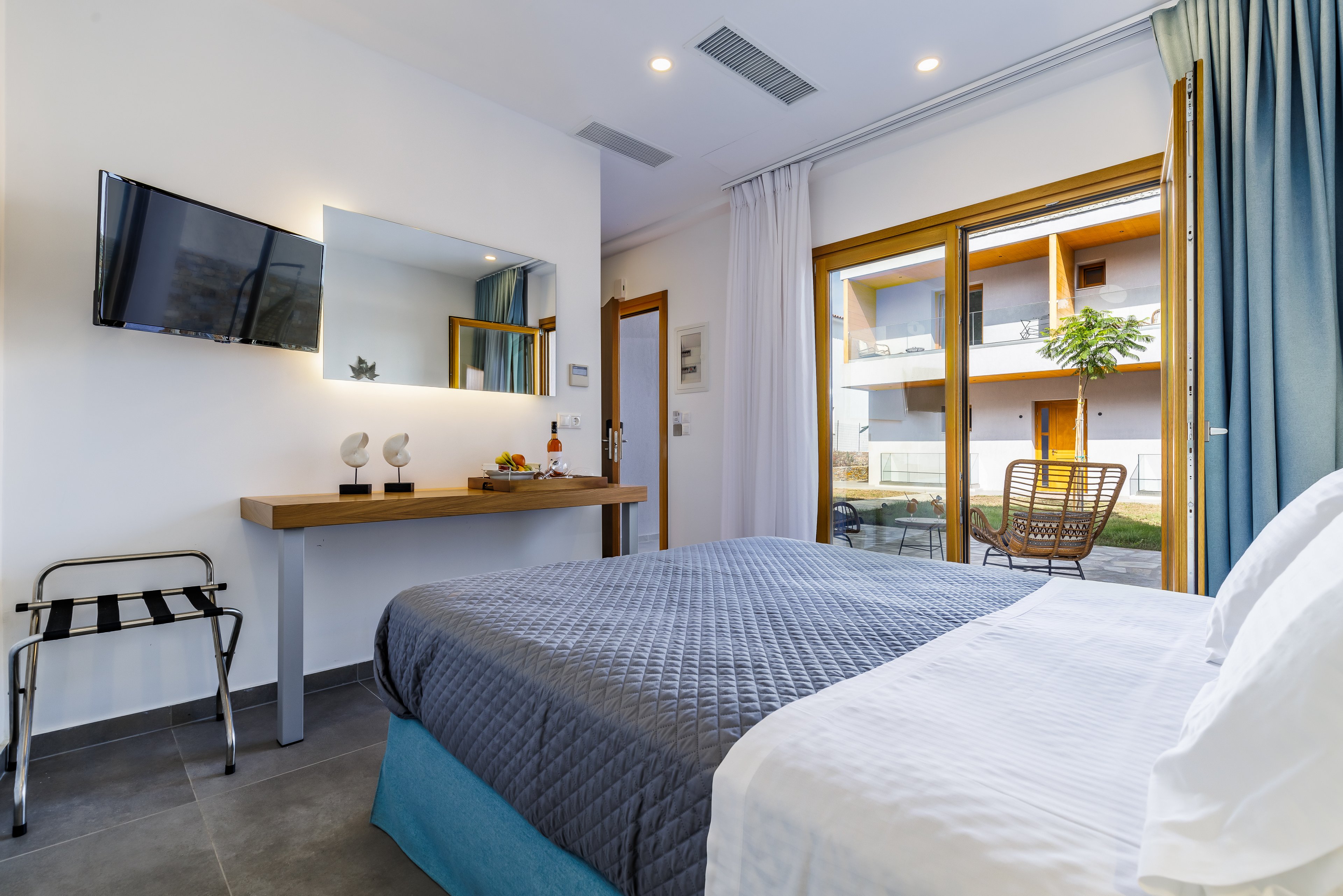 Olia Green Residence