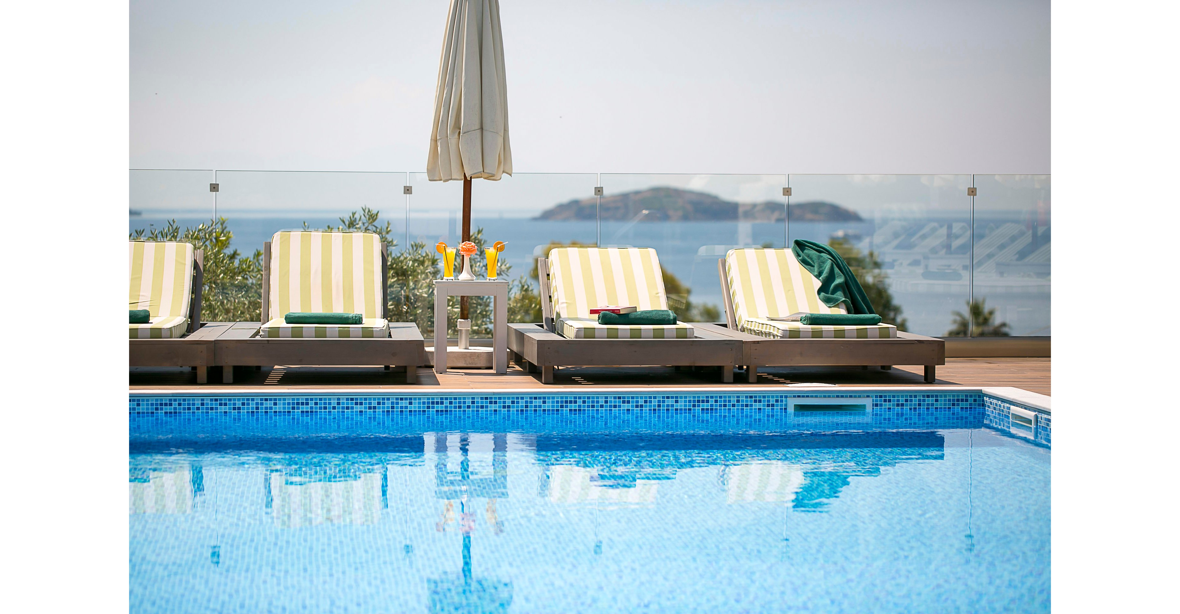 Irida Aegean View Hotel