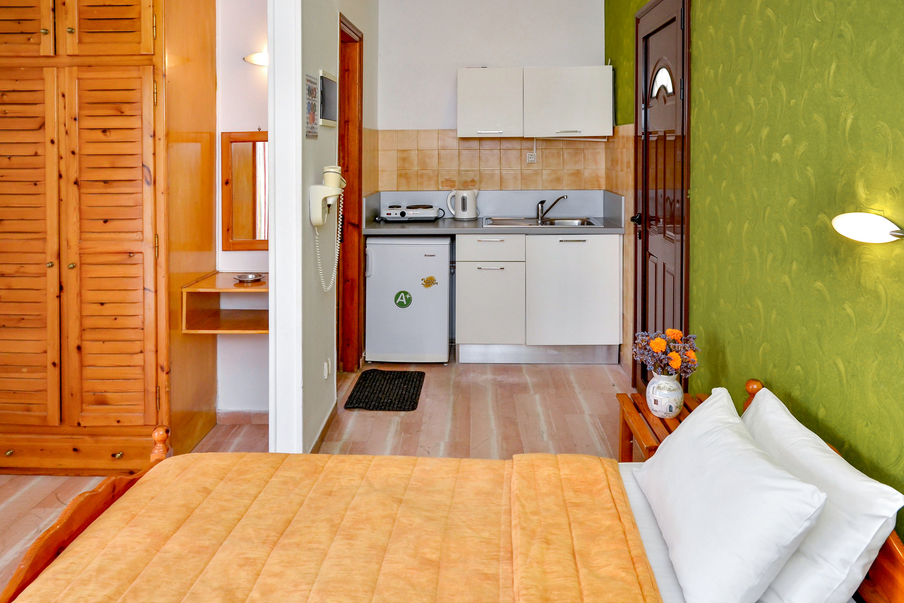 Nicolas Studios & Apartments